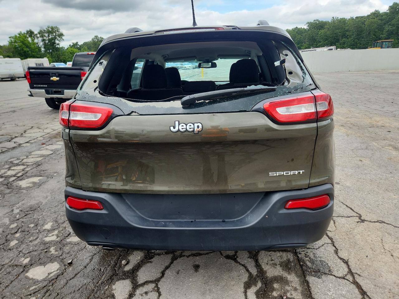 2015 Jeep Cherokee Sport Зеленый vin: 1C4PJLAB1FW637112