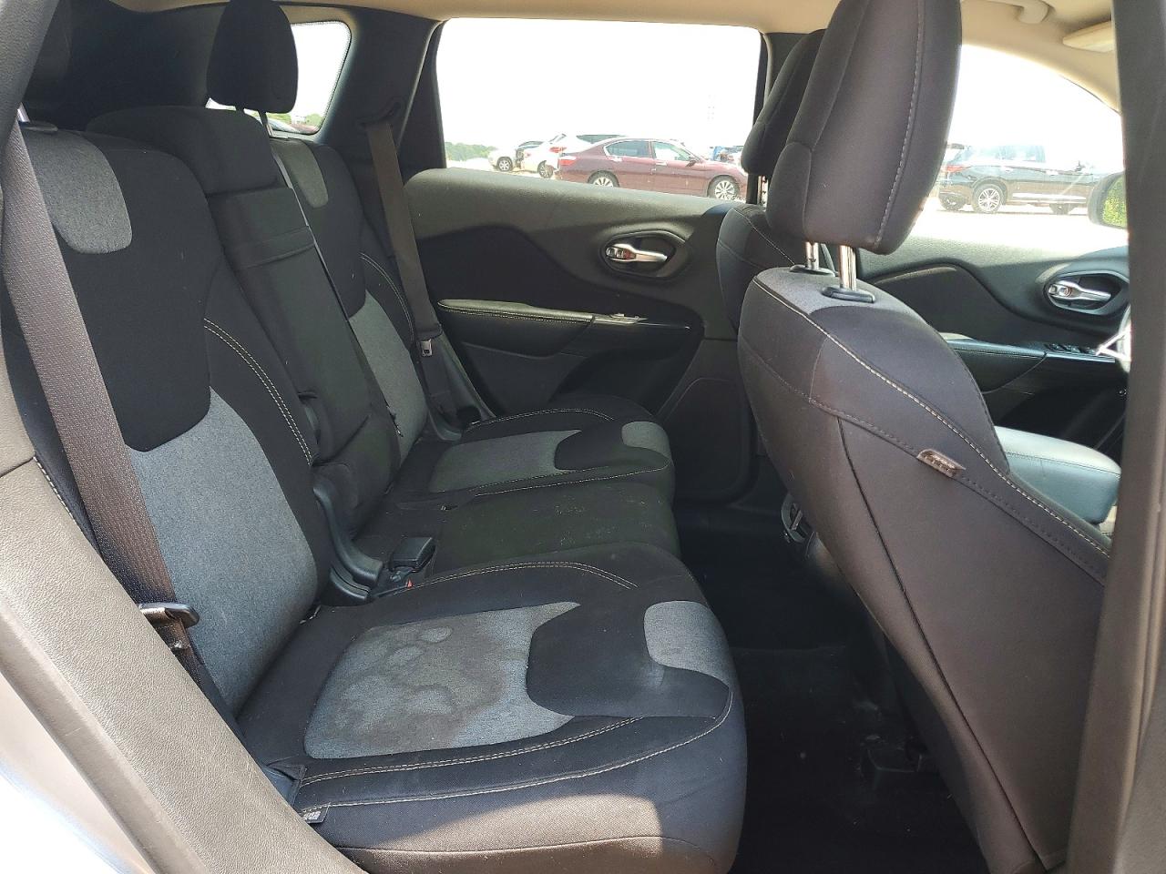 2015 Jeep Cherokee Sport Silver vin: 1C4PJLAB1FW657098