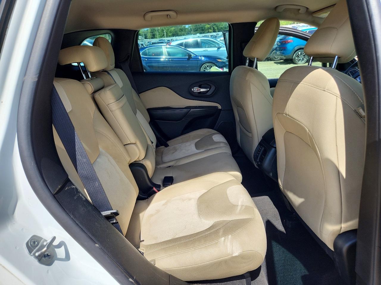 2015 Jeep Cherokee Sport Белый vin: 1C4PJLAB1FW660583