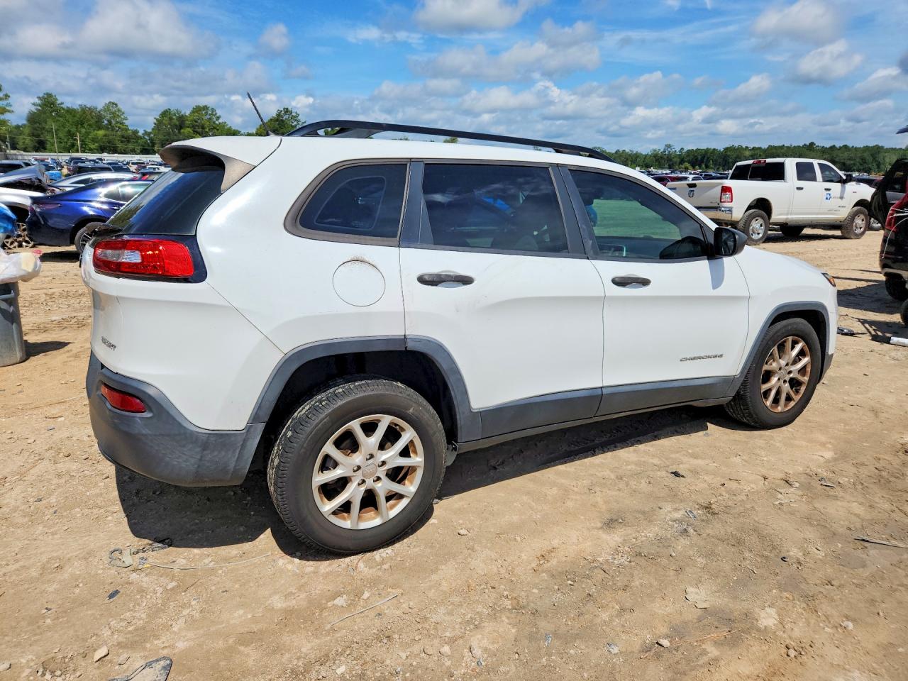 2015 Jeep Cherokee Sport Белый vin: 1C4PJLAB1FW660583
