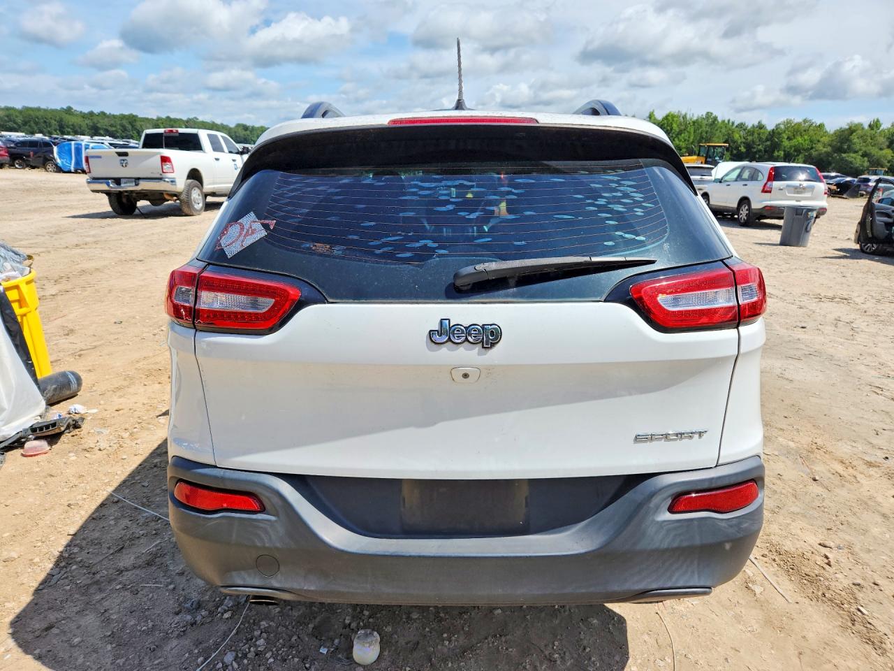 2015 Jeep Cherokee Sport Белый vin: 1C4PJLAB1FW660583