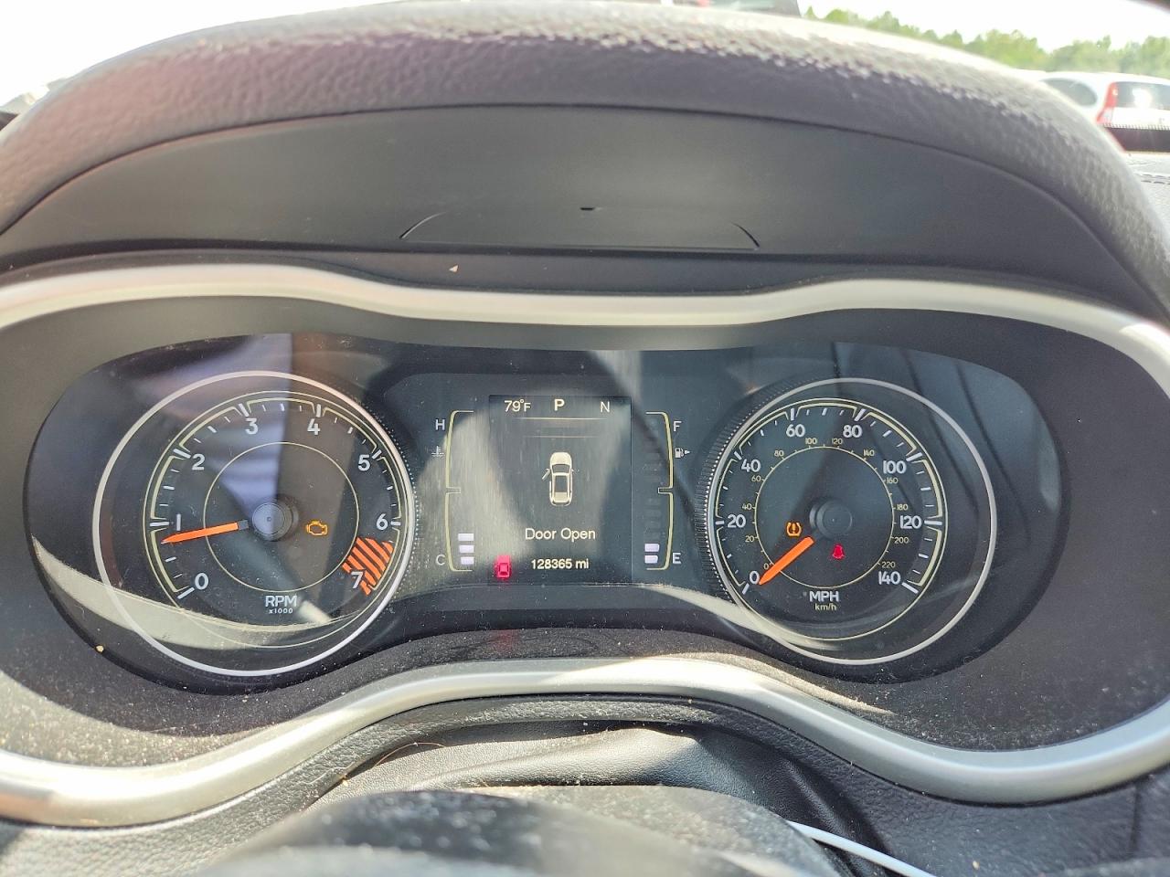 2015 Jeep Cherokee Sport Белый vin: 1C4PJLAB1FW660583