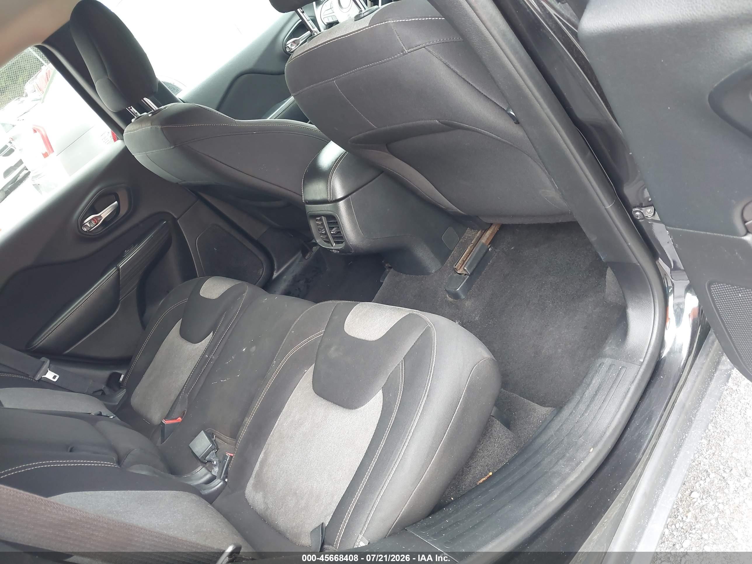 2015 Jeep Cherokee Sport Черный vin: 1C4PJLAB1FW677089