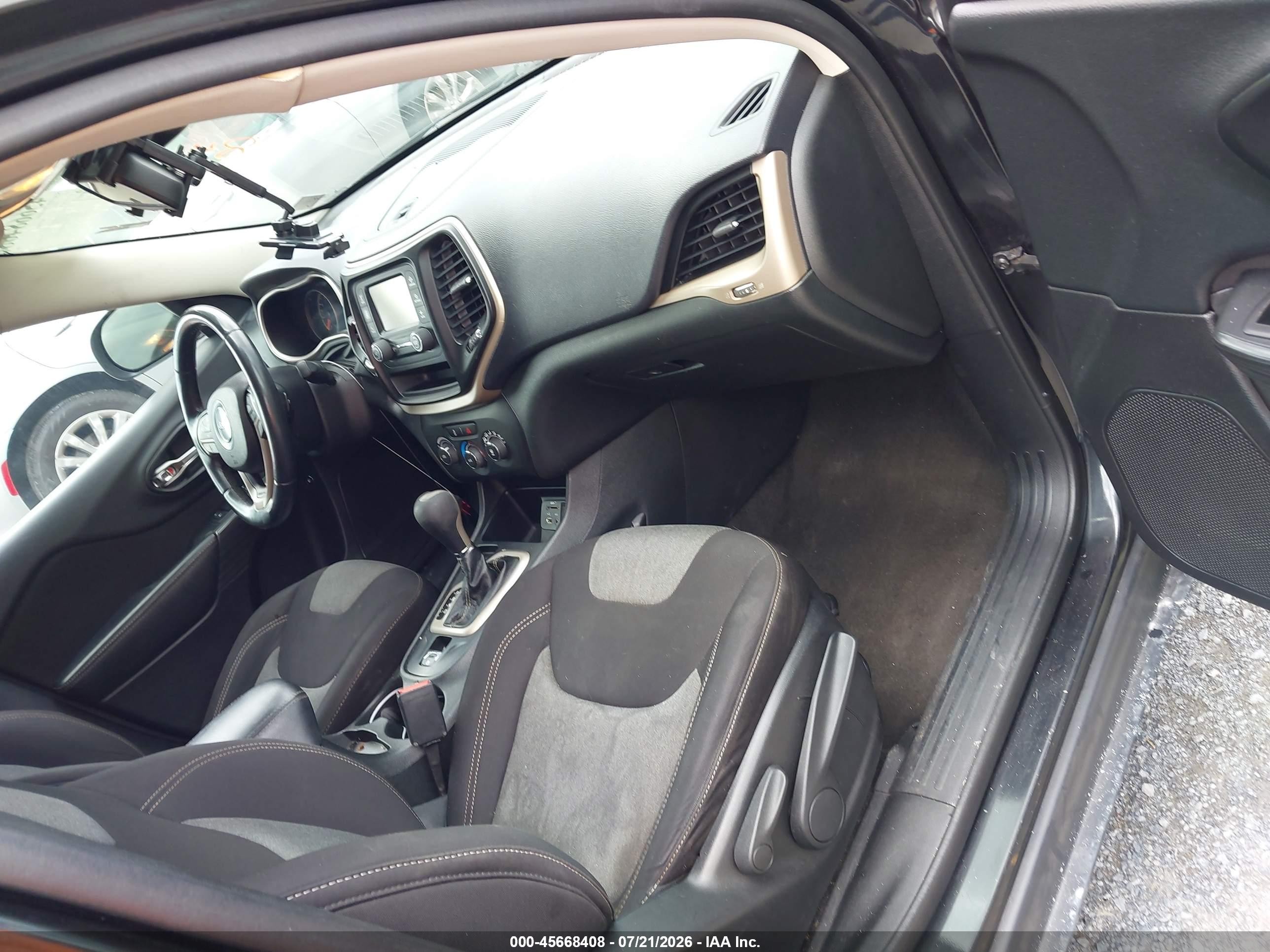 2015 Jeep Cherokee Sport Черный vin: 1C4PJLAB1FW677089