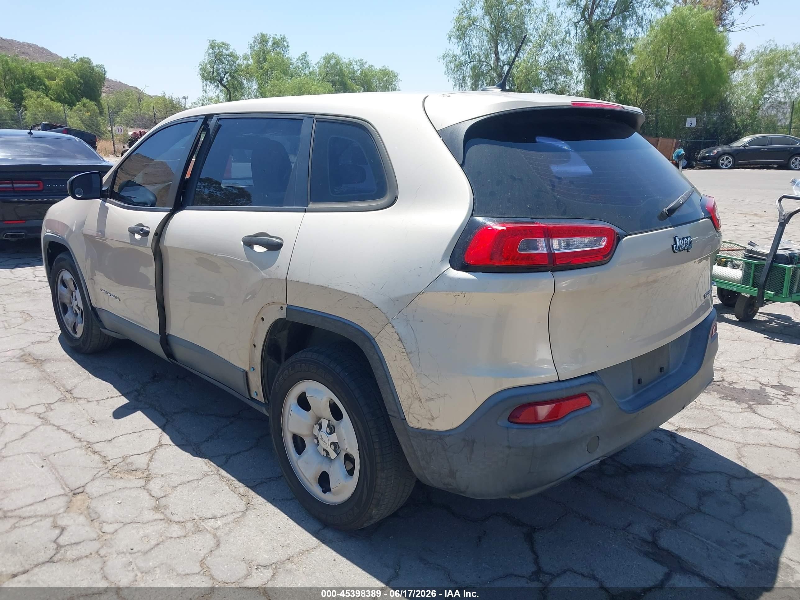 2015 Jeep Cherokee Sport Champagne vin: 1C4PJLAB1FW700628