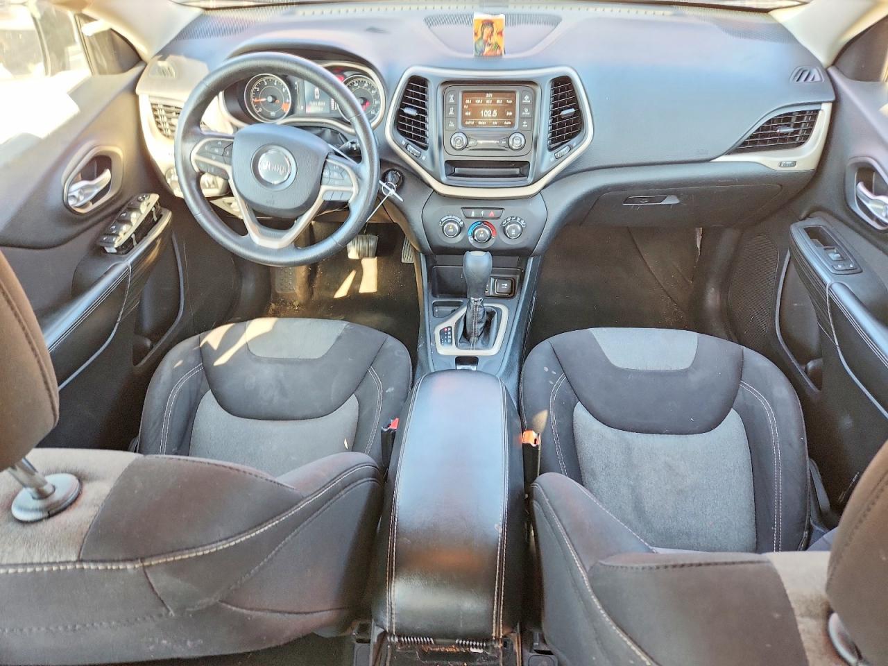 2015 Jeep Cherokee Красный vin: 1C4PJLAB1FW732639