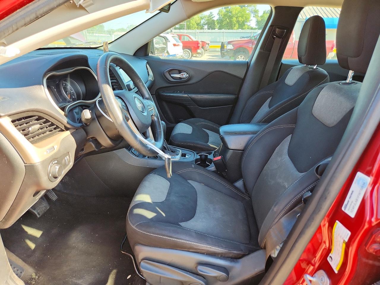 2015 Jeep Cherokee Красный vin: 1C4PJLAB1FW732639