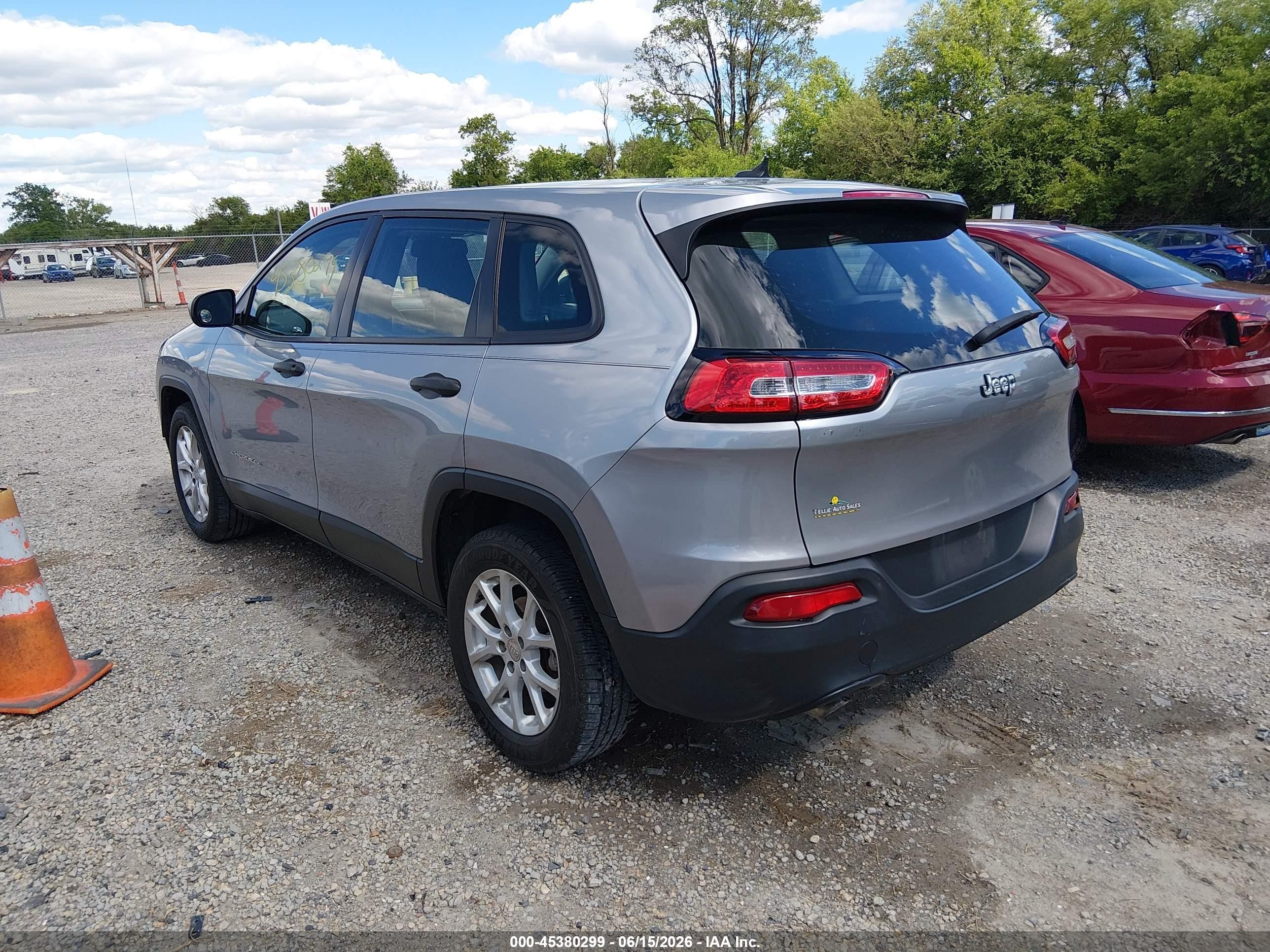 2014 Jeep Cherokee Sport Серебряный vin: 1C4PJLAB2EW157854