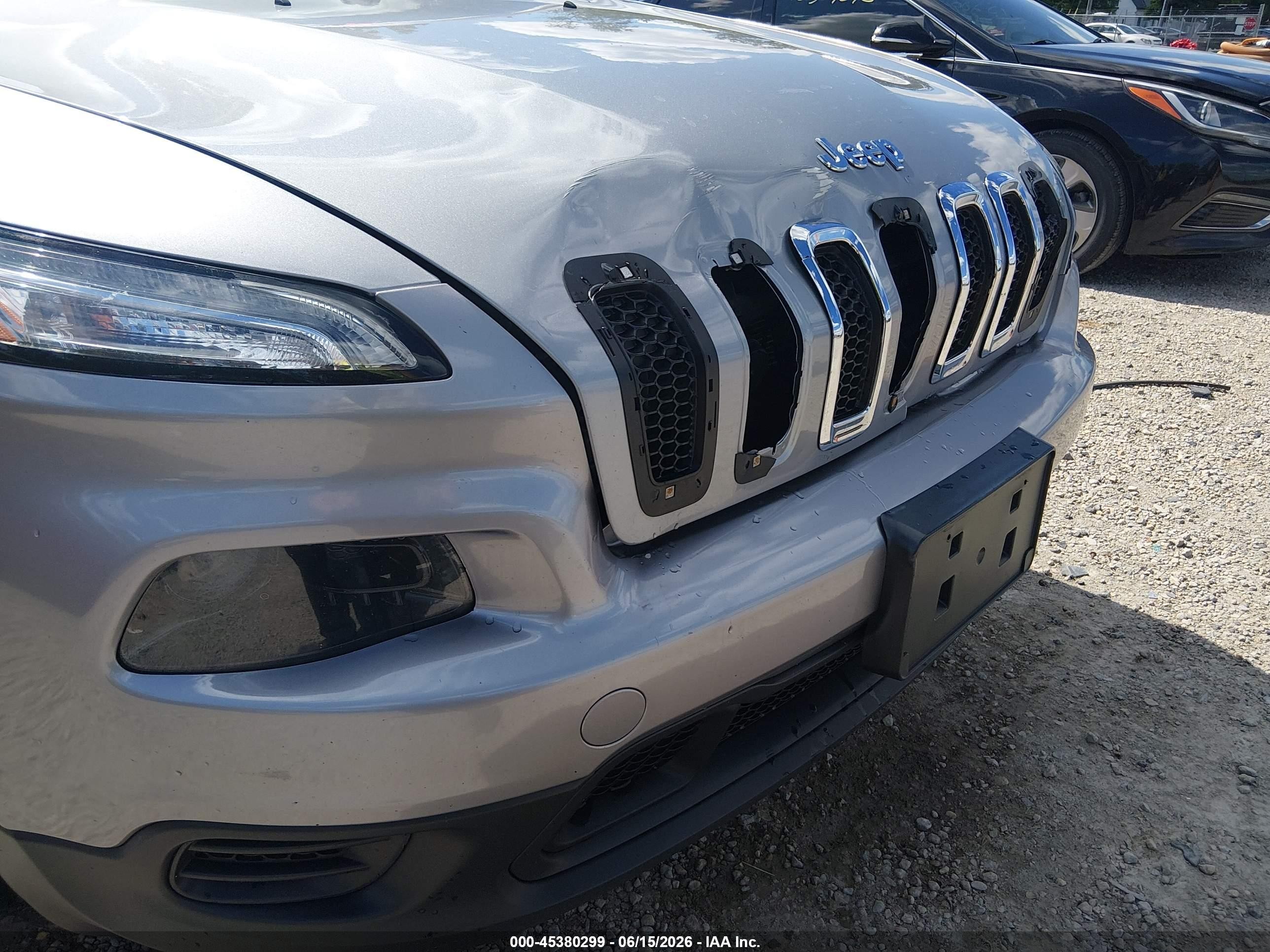 2014 Jeep Cherokee Sport Серебряный vin: 1C4PJLAB2EW157854