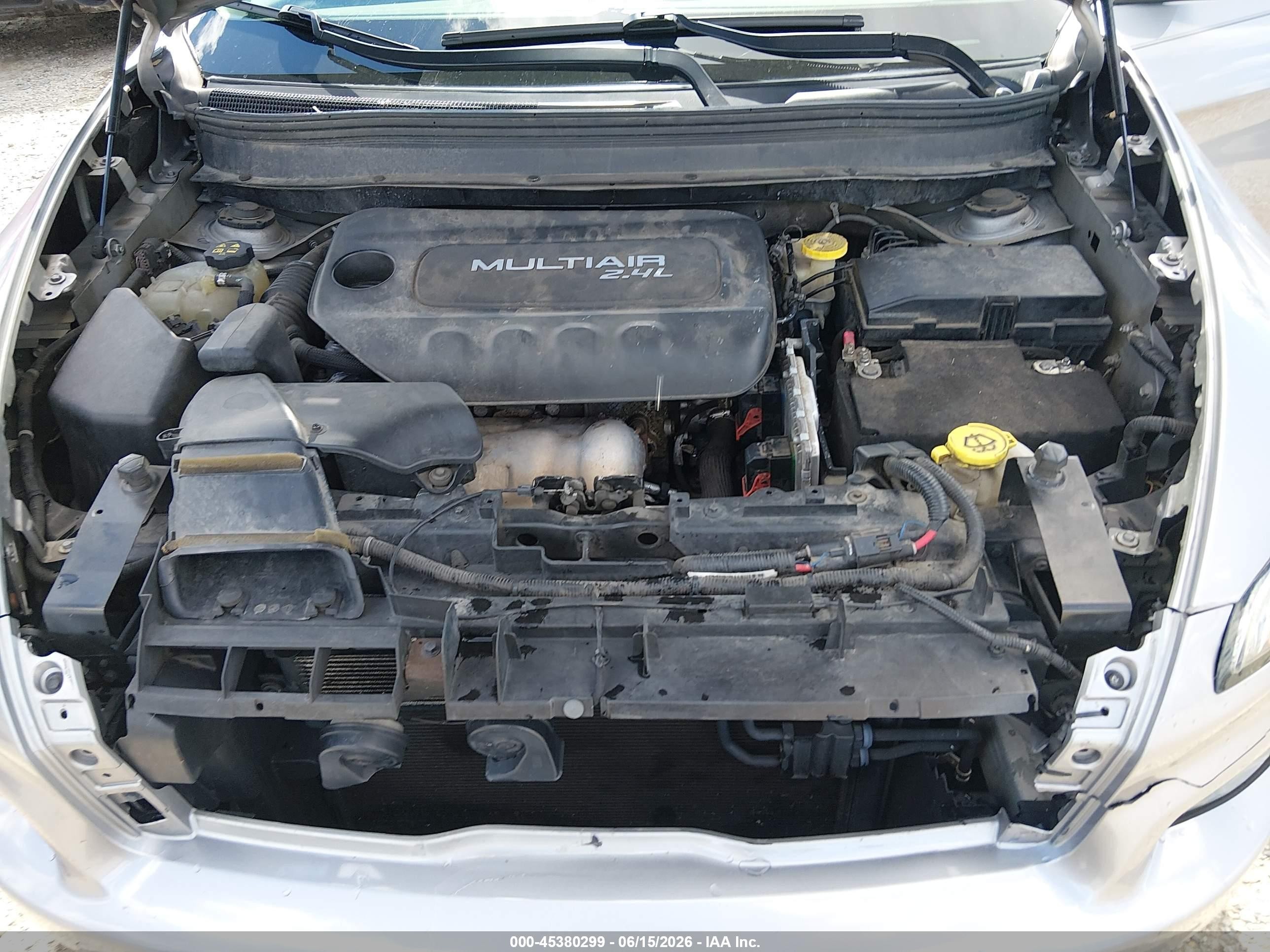 2014 Jeep Cherokee Sport Серебряный vin: 1C4PJLAB2EW157854