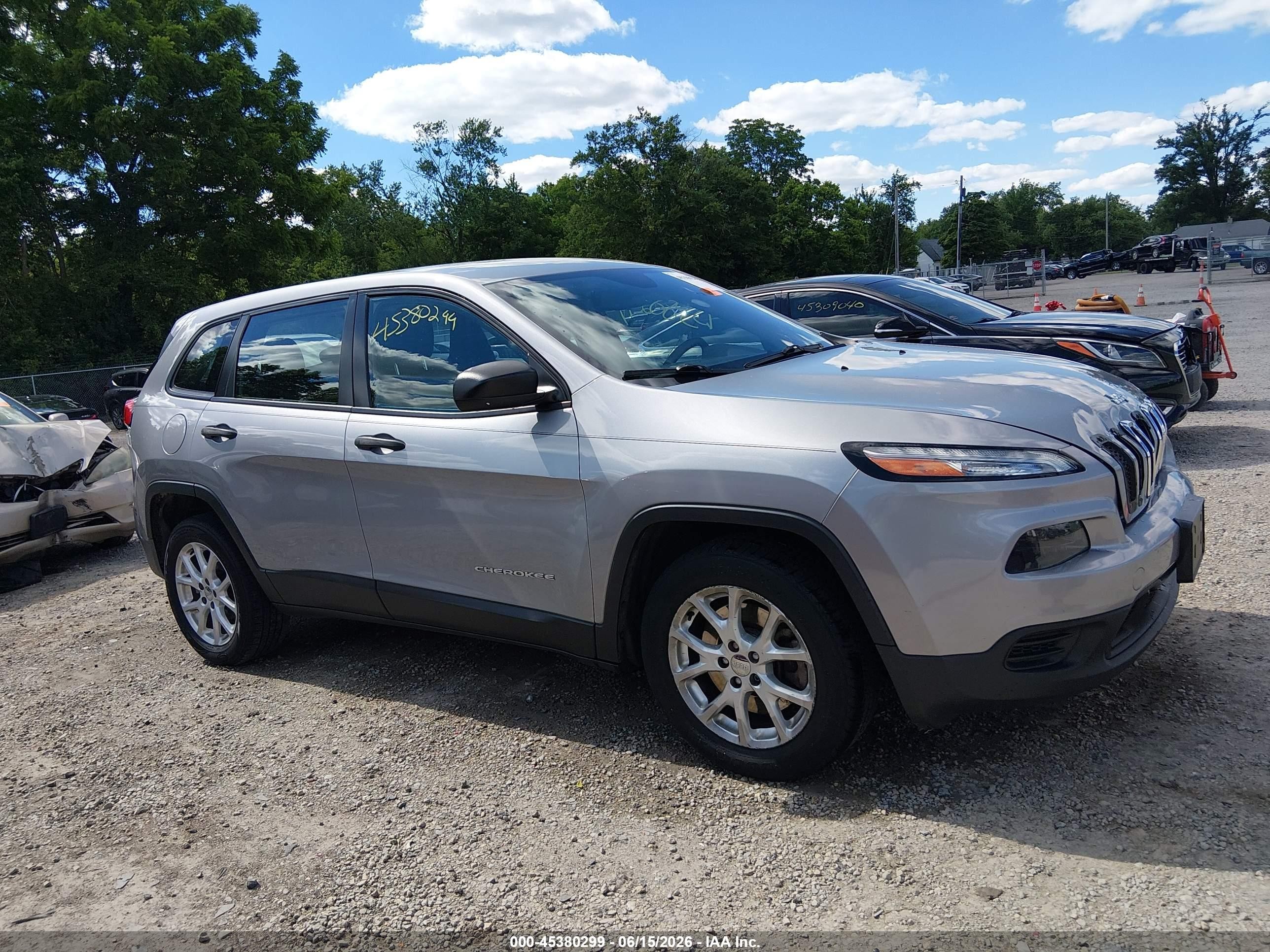 2014 Jeep Cherokee Sport Серебряный vin: 1C4PJLAB2EW157854