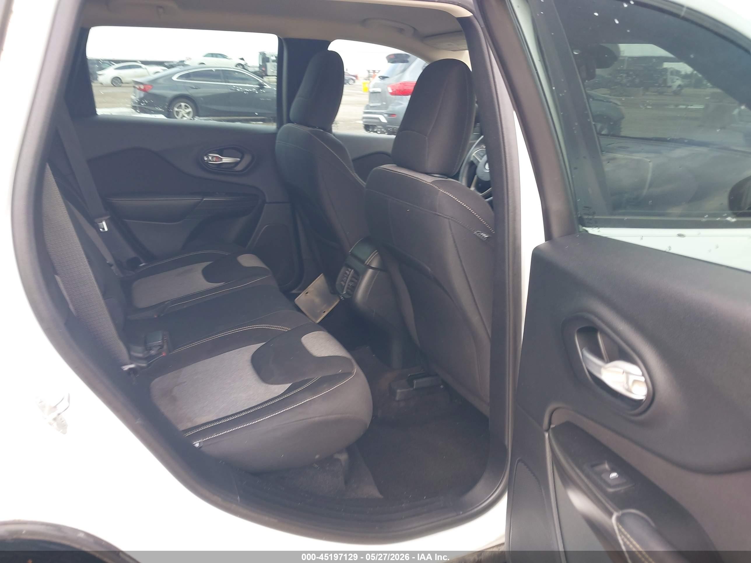 2014 Jeep Cherokee Sport White vin: 1C4PJLAB2EW194144