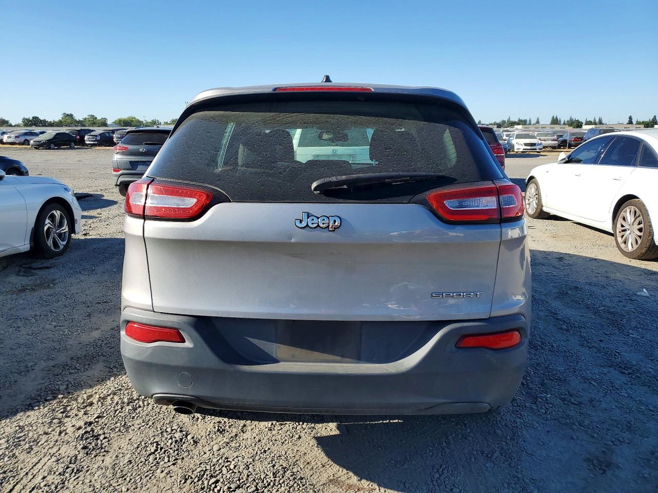 2015 Jeep Cherokee Sport Silver vin: 1C4PJLAB2FW532840