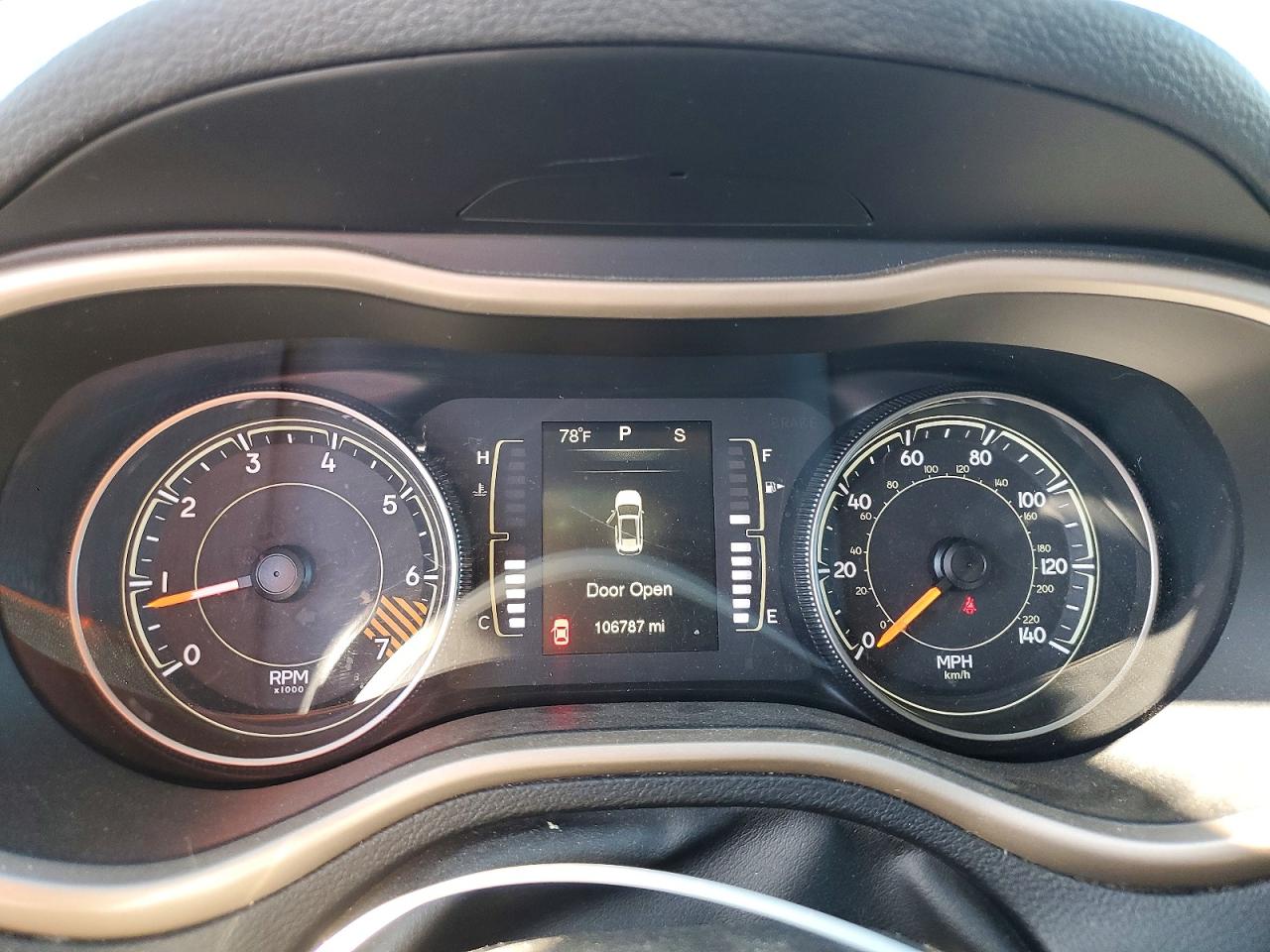 2015 Jeep Cherokee Sport Silver vin: 1C4PJLAB2FW532840