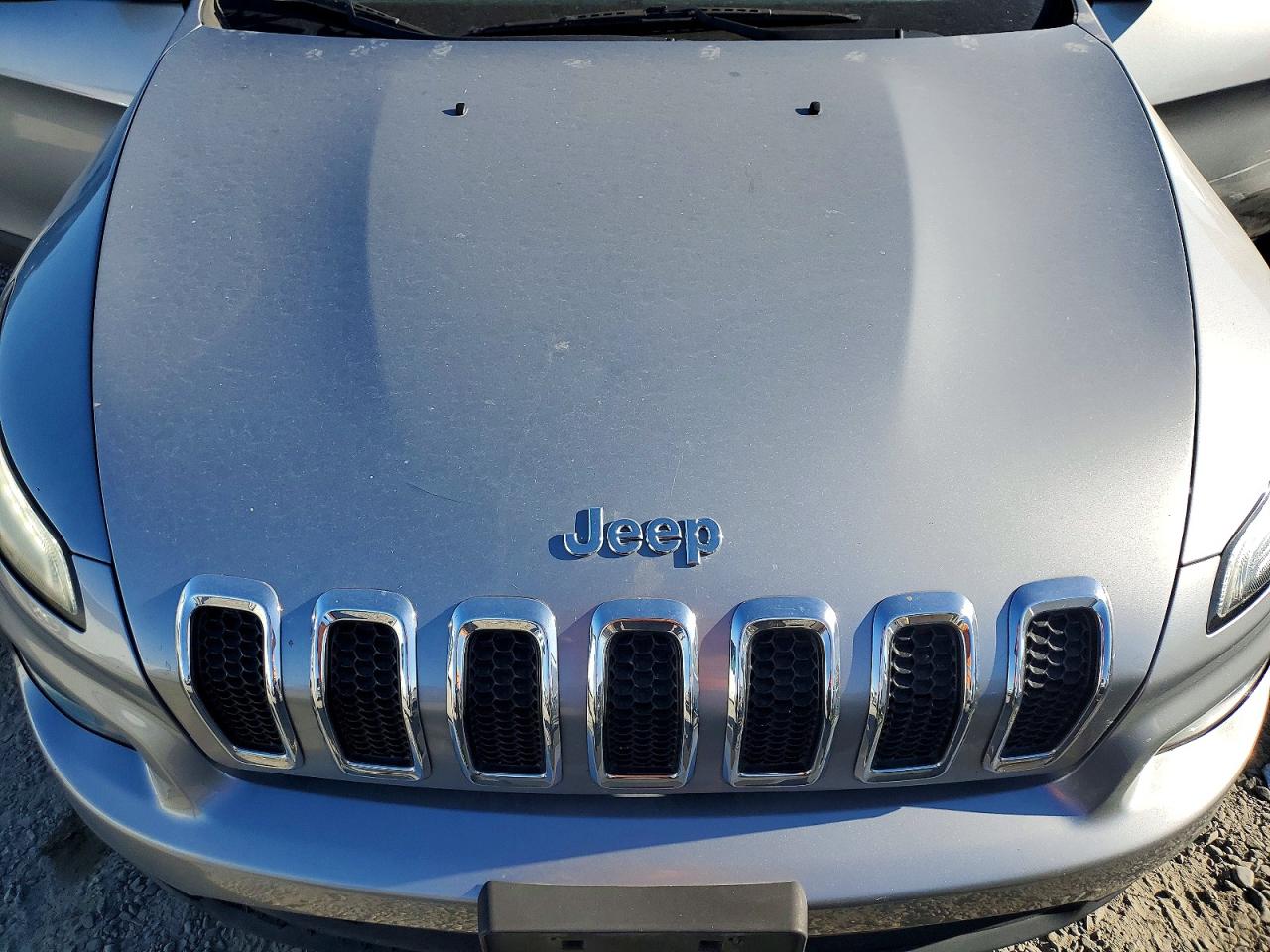 2015 Jeep Cherokee Sport Silver vin: 1C4PJLAB2FW532840