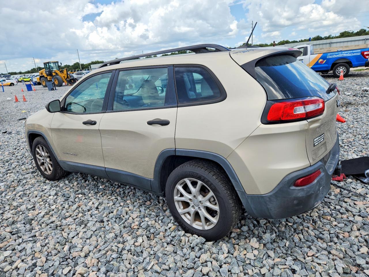 2015 Jeep Cherokee Sport Tan vin: 1C4PJLAB2FW596585