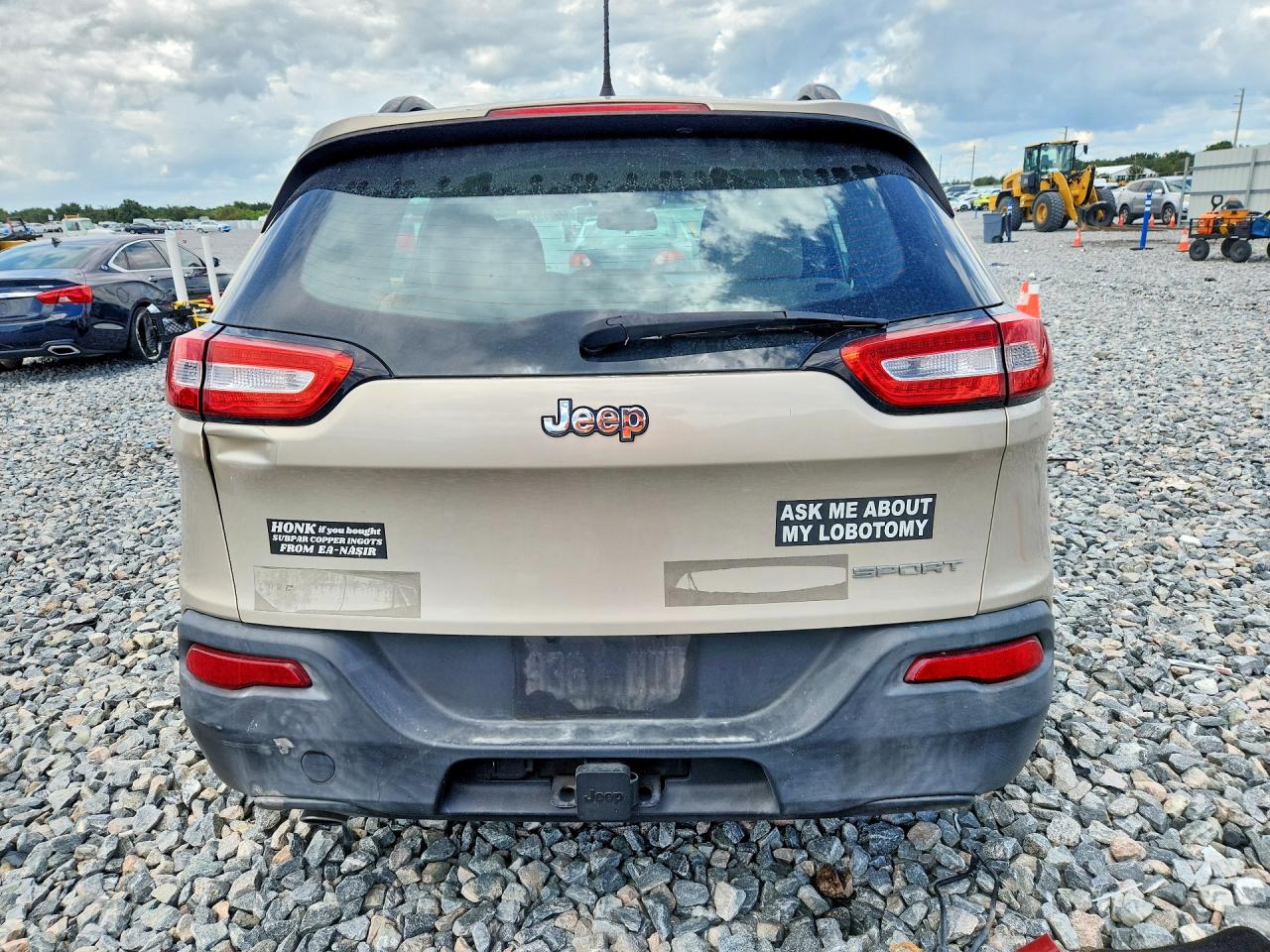 2015 Jeep Cherokee Sport Tan vin: 1C4PJLAB2FW596585