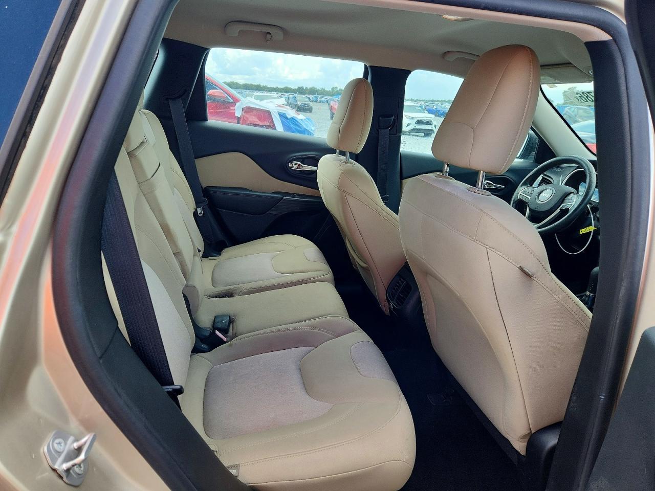 2015 Jeep Cherokee Sport Tan vin: 1C4PJLAB2FW596585