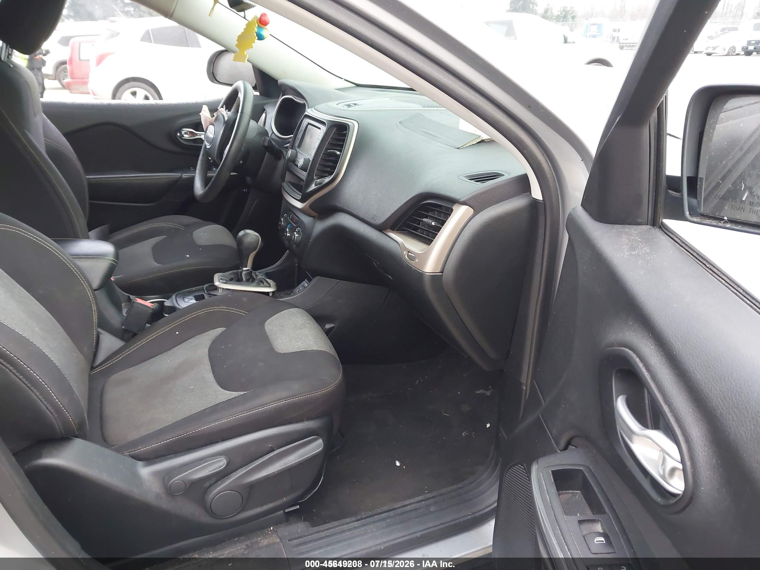 2015 Jeep Cherokee Sport Silver vin: 1C4PJLAB2FW637068