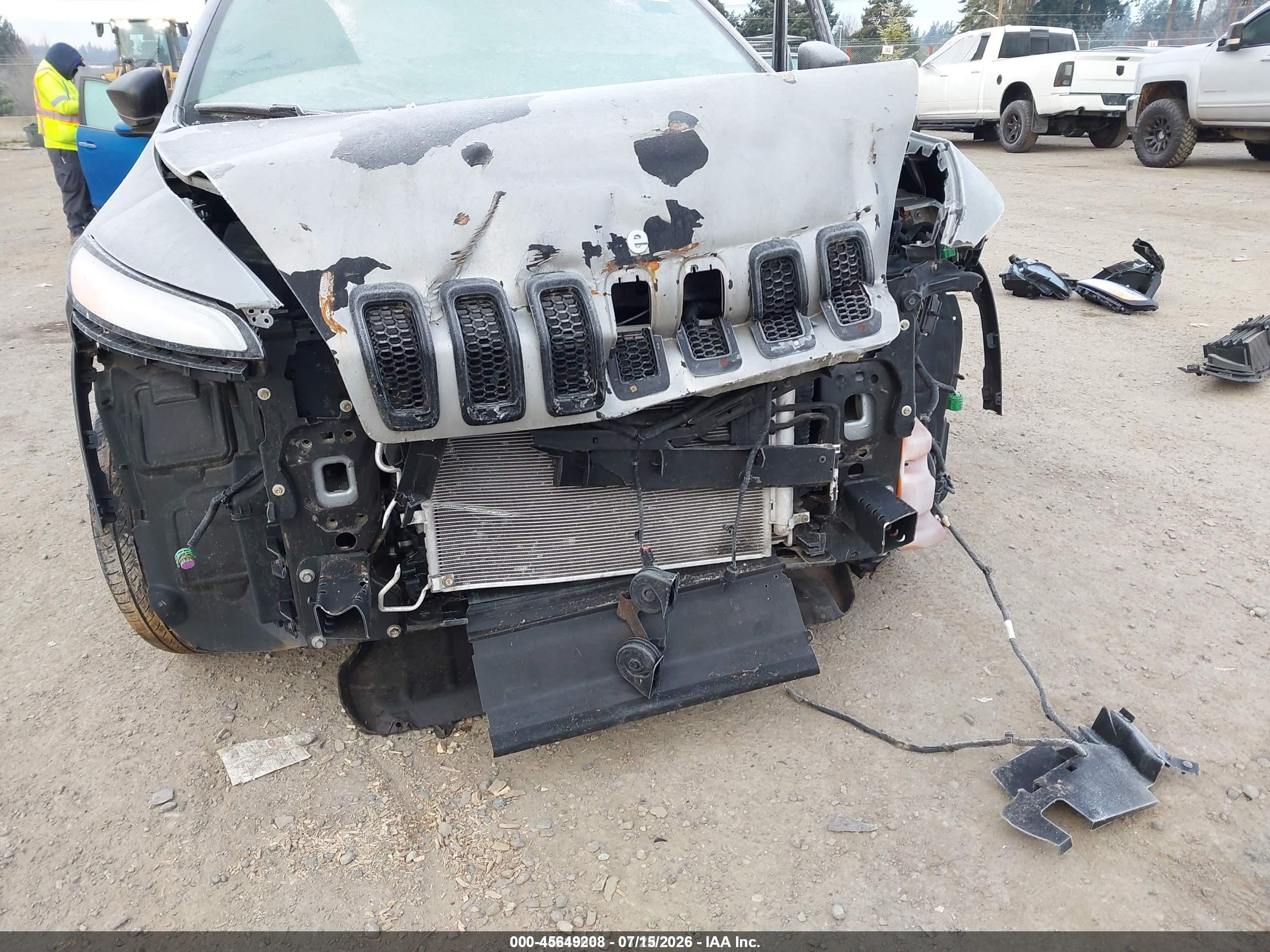 2015 Jeep Cherokee Sport Silver vin: 1C4PJLAB2FW637068