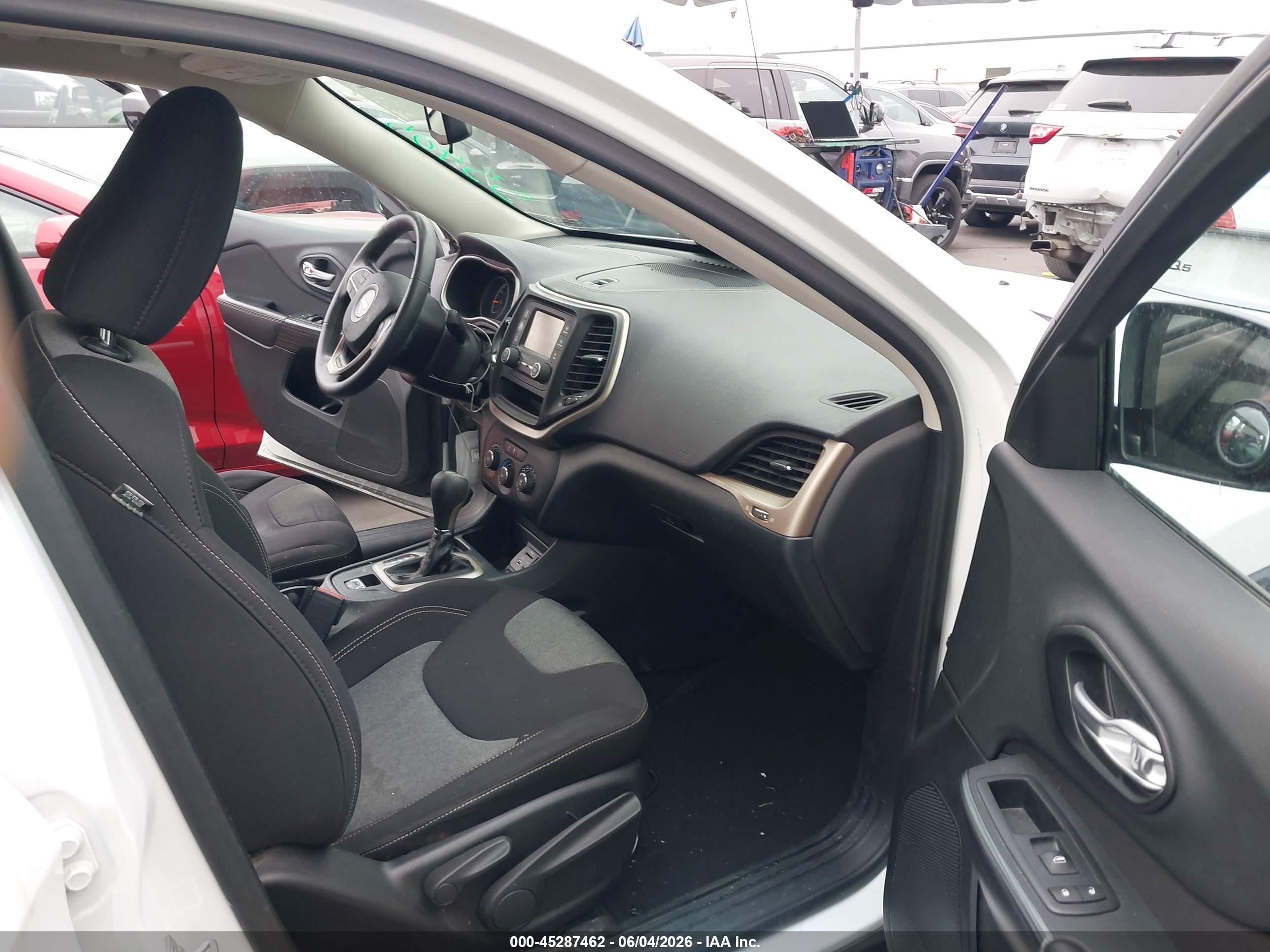 2015 Jeep Cherokee Sport White vin: 1C4PJLAB2FW678347