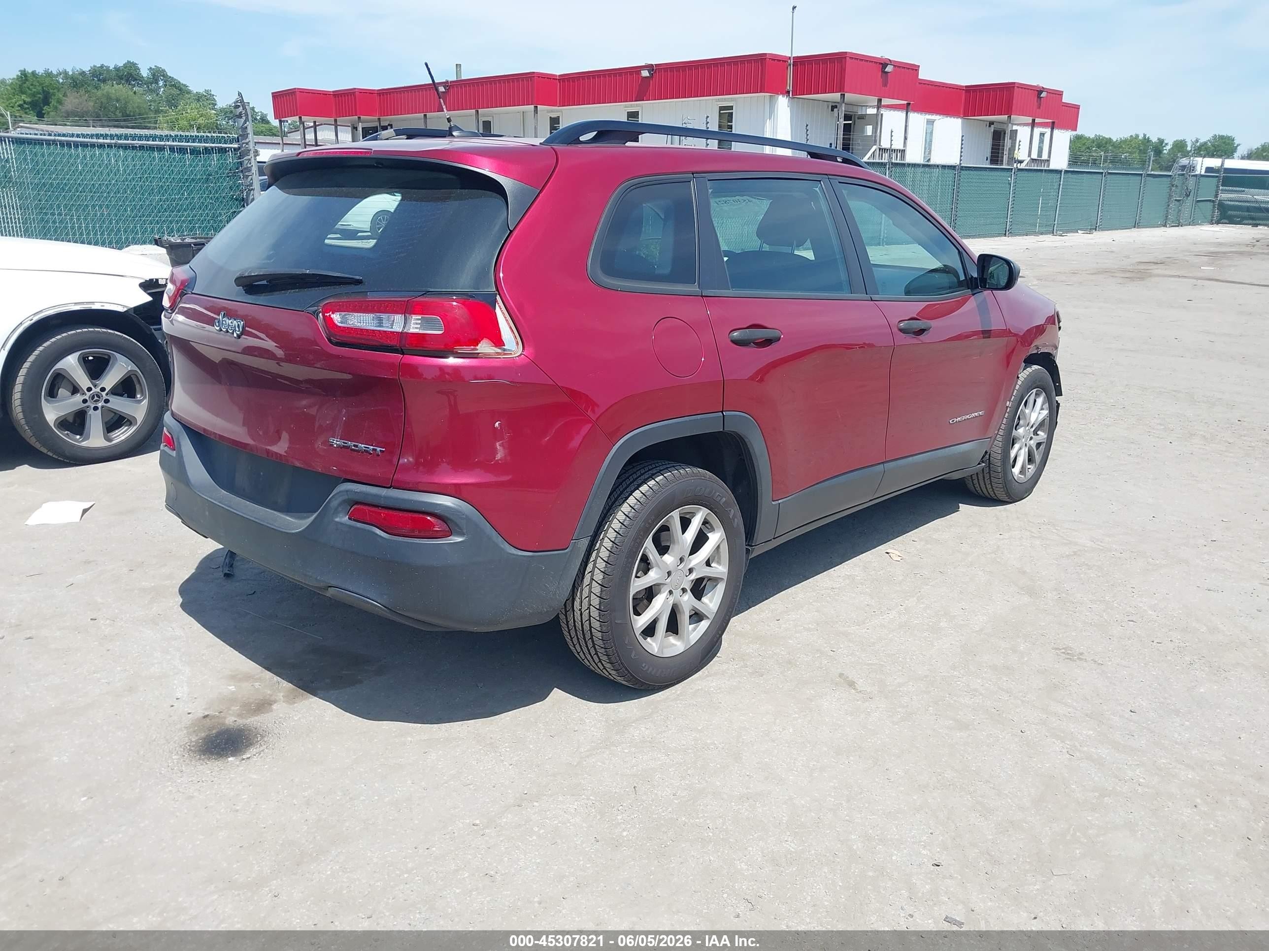 2015 Jeep Cherokee Sport Red vin: 1C4PJLAB2FW700671
