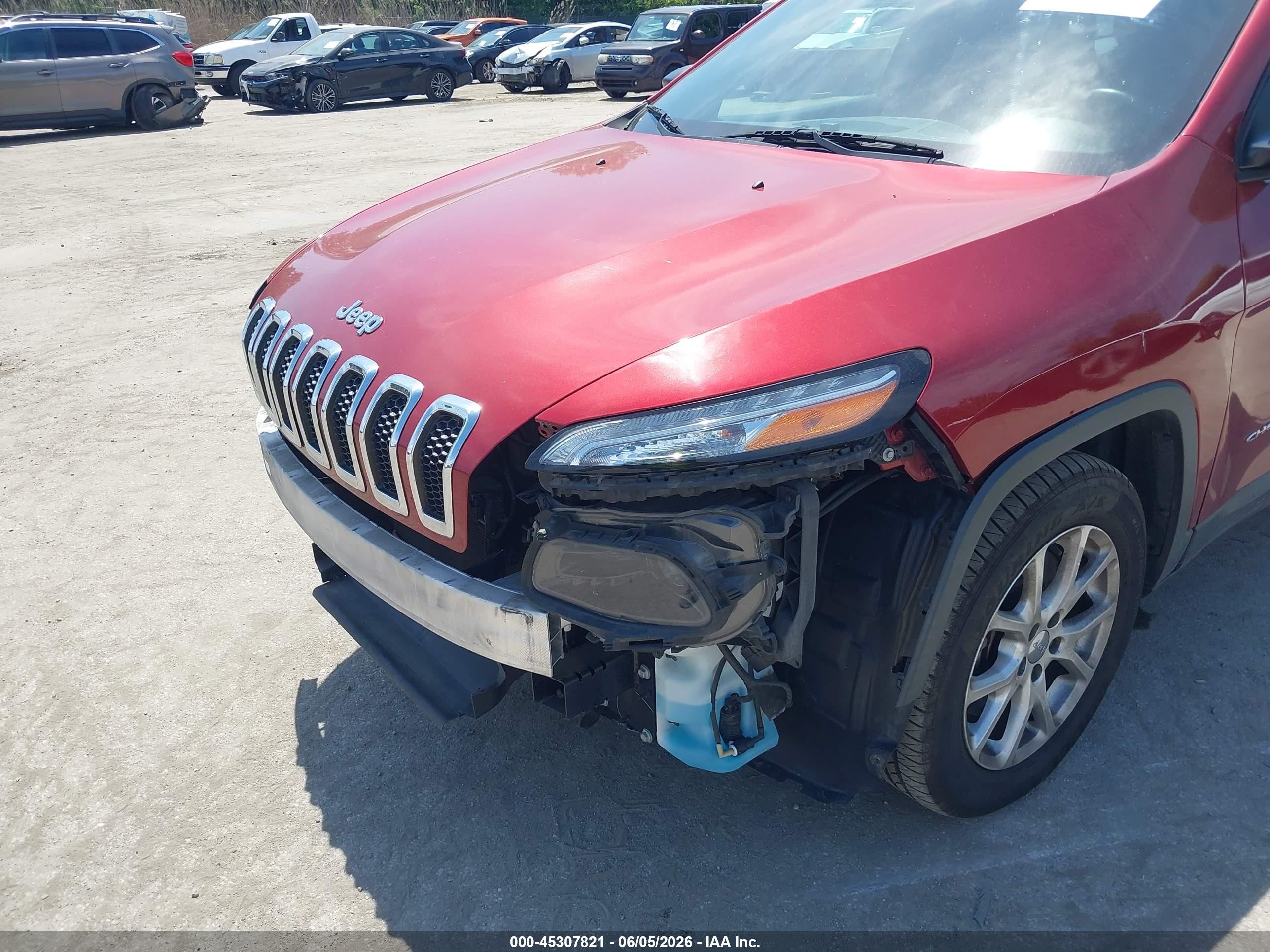 2015 Jeep Cherokee Sport Red vin: 1C4PJLAB2FW700671