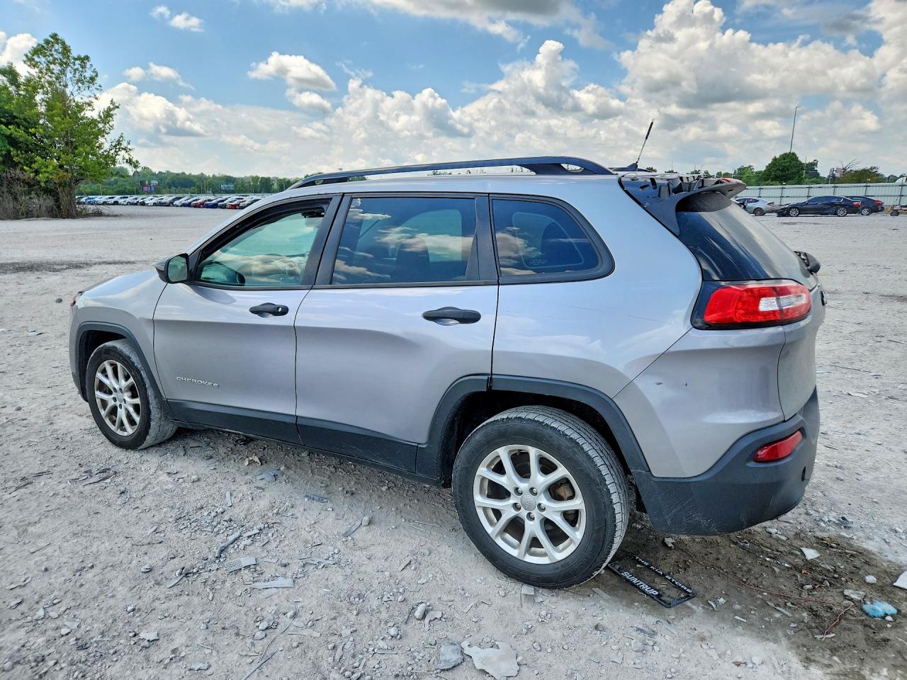 2015 Jeep Cherokee Sport Silver vin: 1C4PJLAB2FW760174