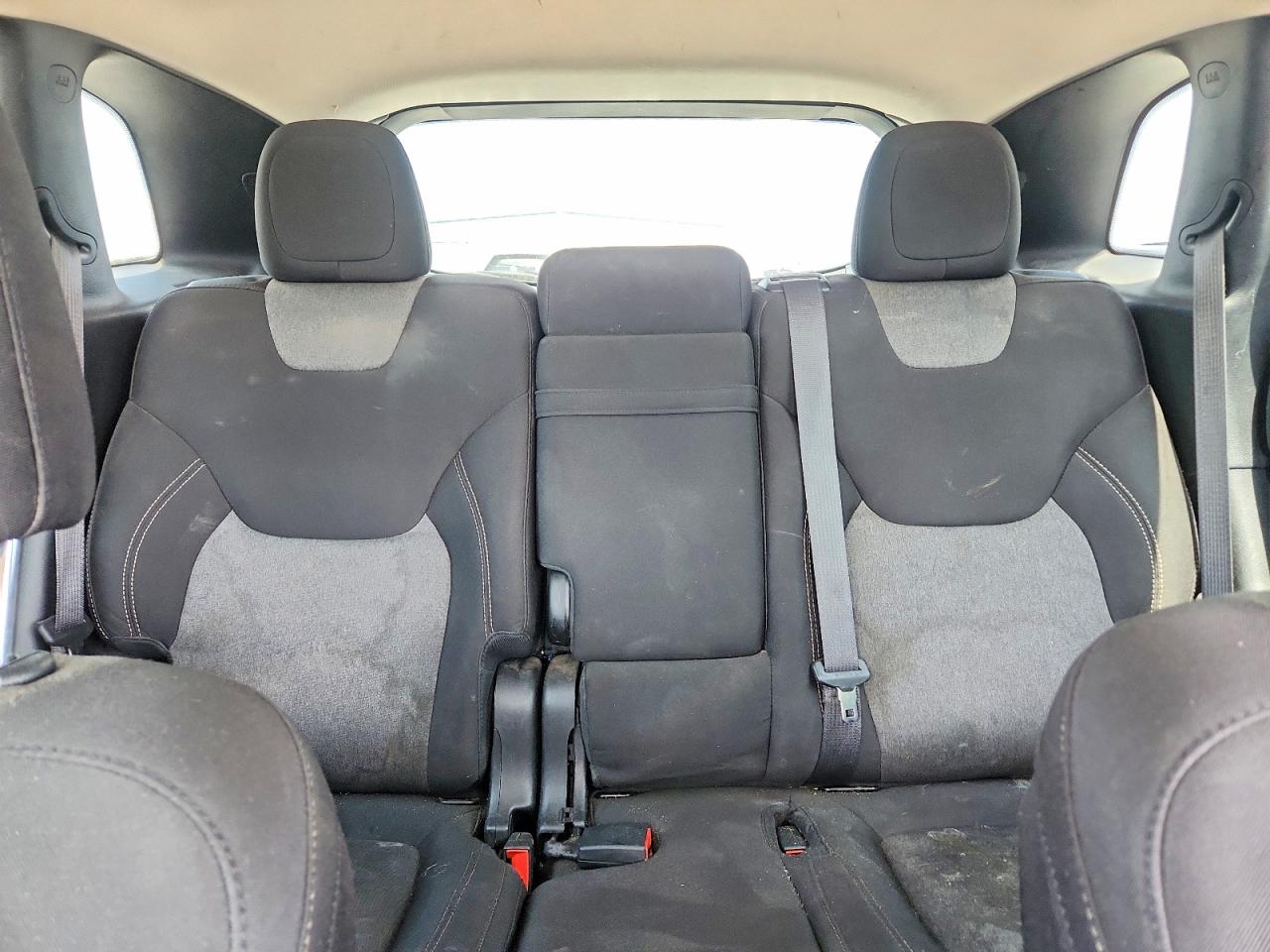 2015 Jeep Cherokee Sport Silver vin: 1C4PJLAB2FW760174