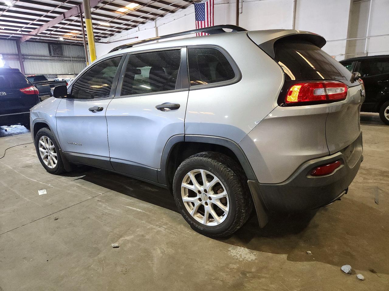 2015 Jeep Cherokee Sport Silver vin: 1C4PJLAB2FW761003