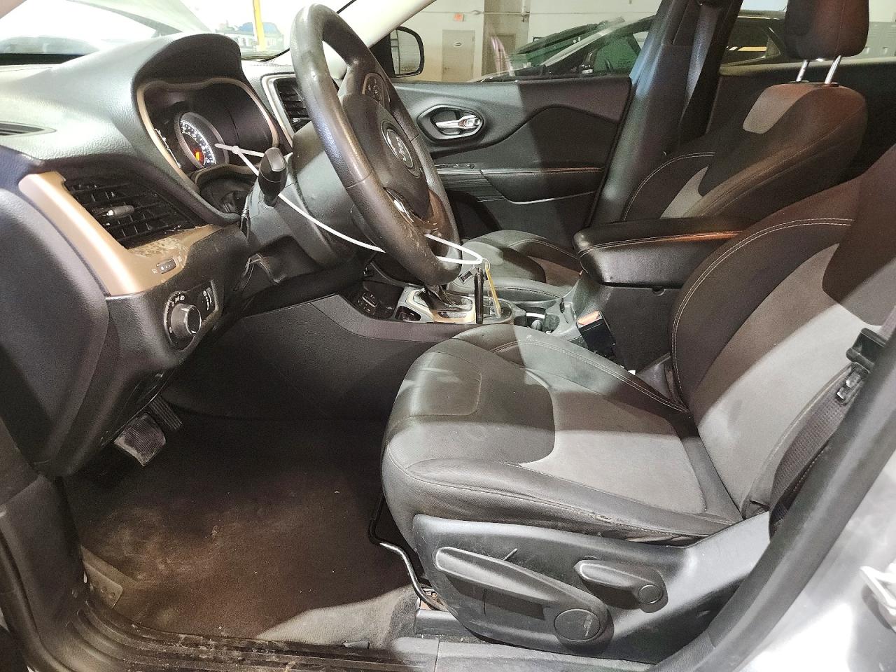 2015 Jeep Cherokee Sport Silver vin: 1C4PJLAB2FW761003