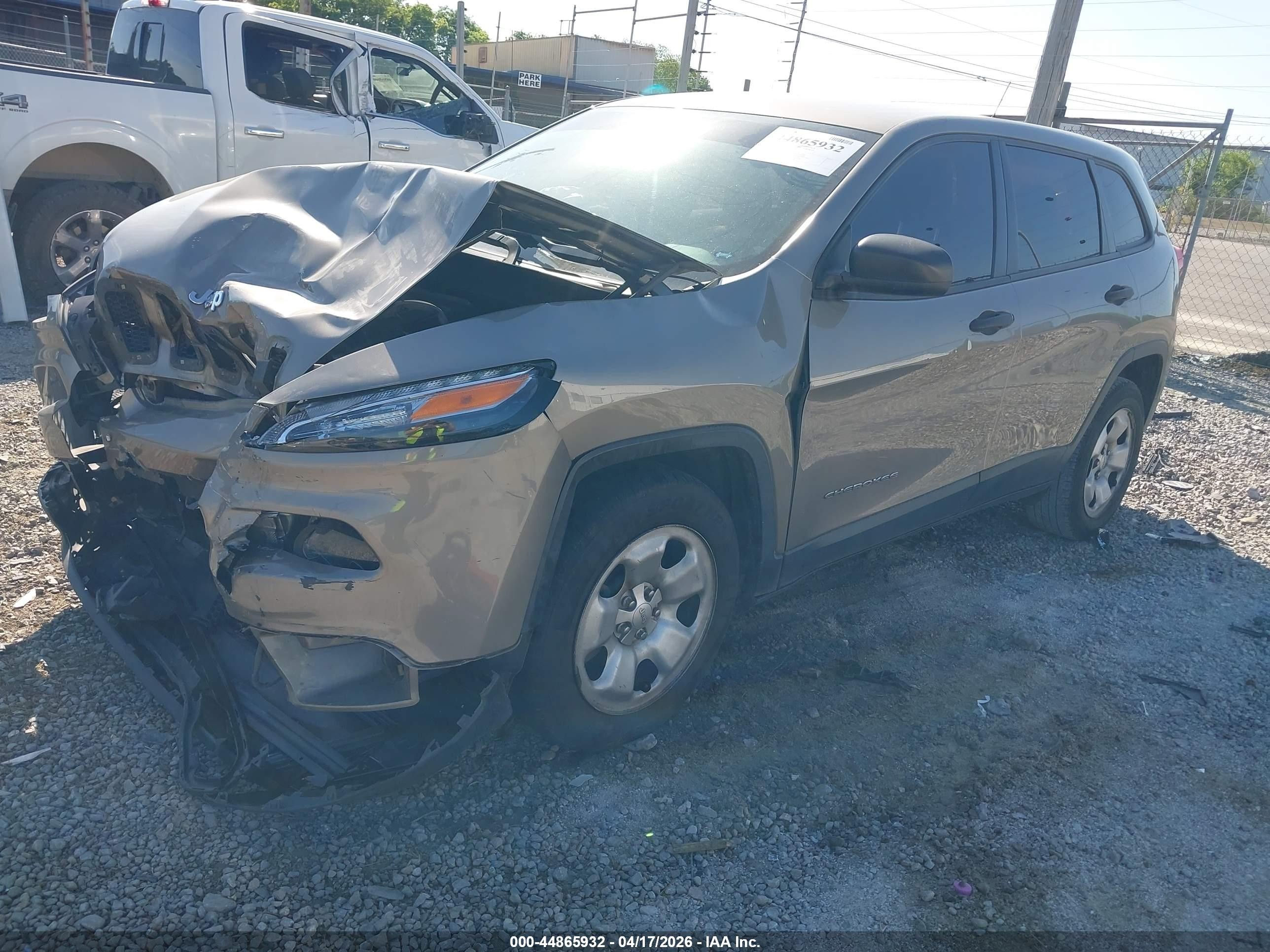 2017 Jeep Cherokee Sport Fwd Gold vin: 1C4PJLAB2HW585332
