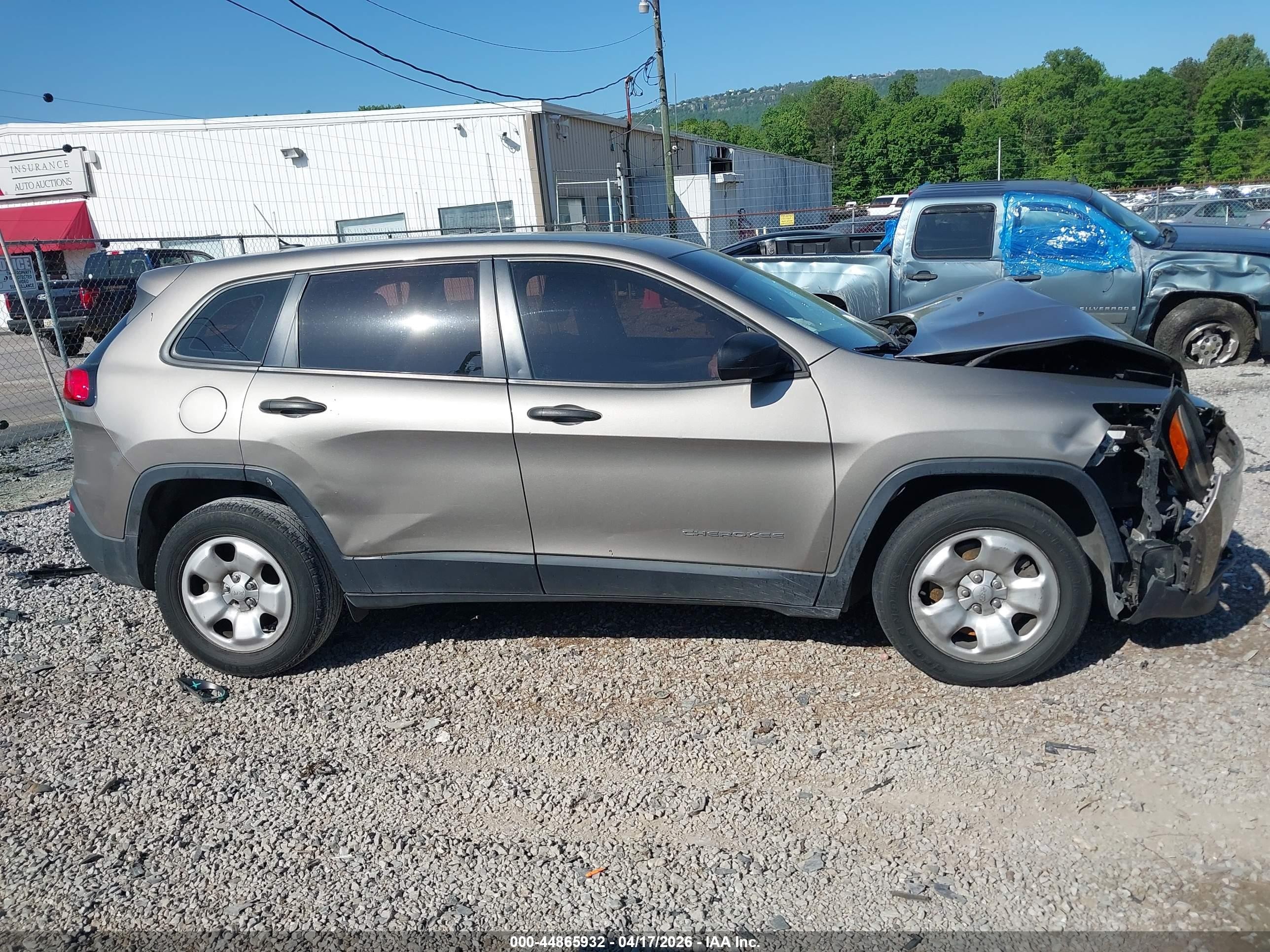 2017 Jeep Cherokee Sport Fwd Gold vin: 1C4PJLAB2HW585332