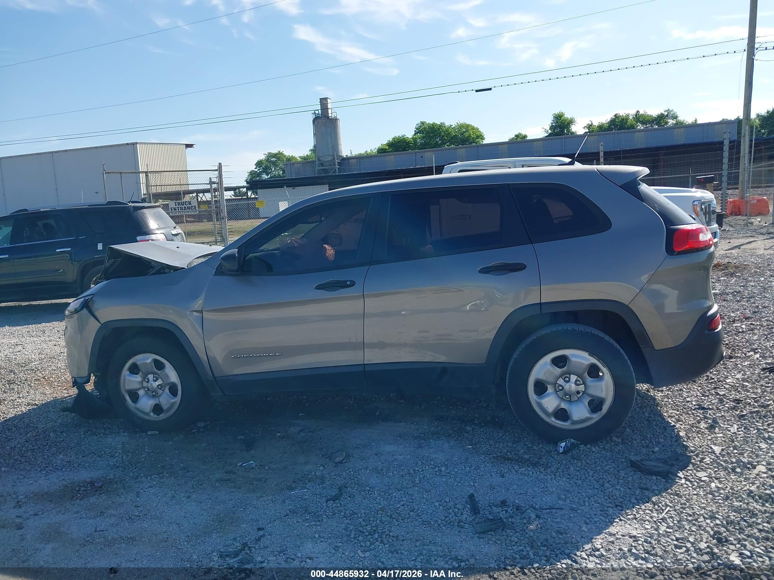 2017 Jeep Cherokee Sport Fwd Gold vin: 1C4PJLAB2HW585332
