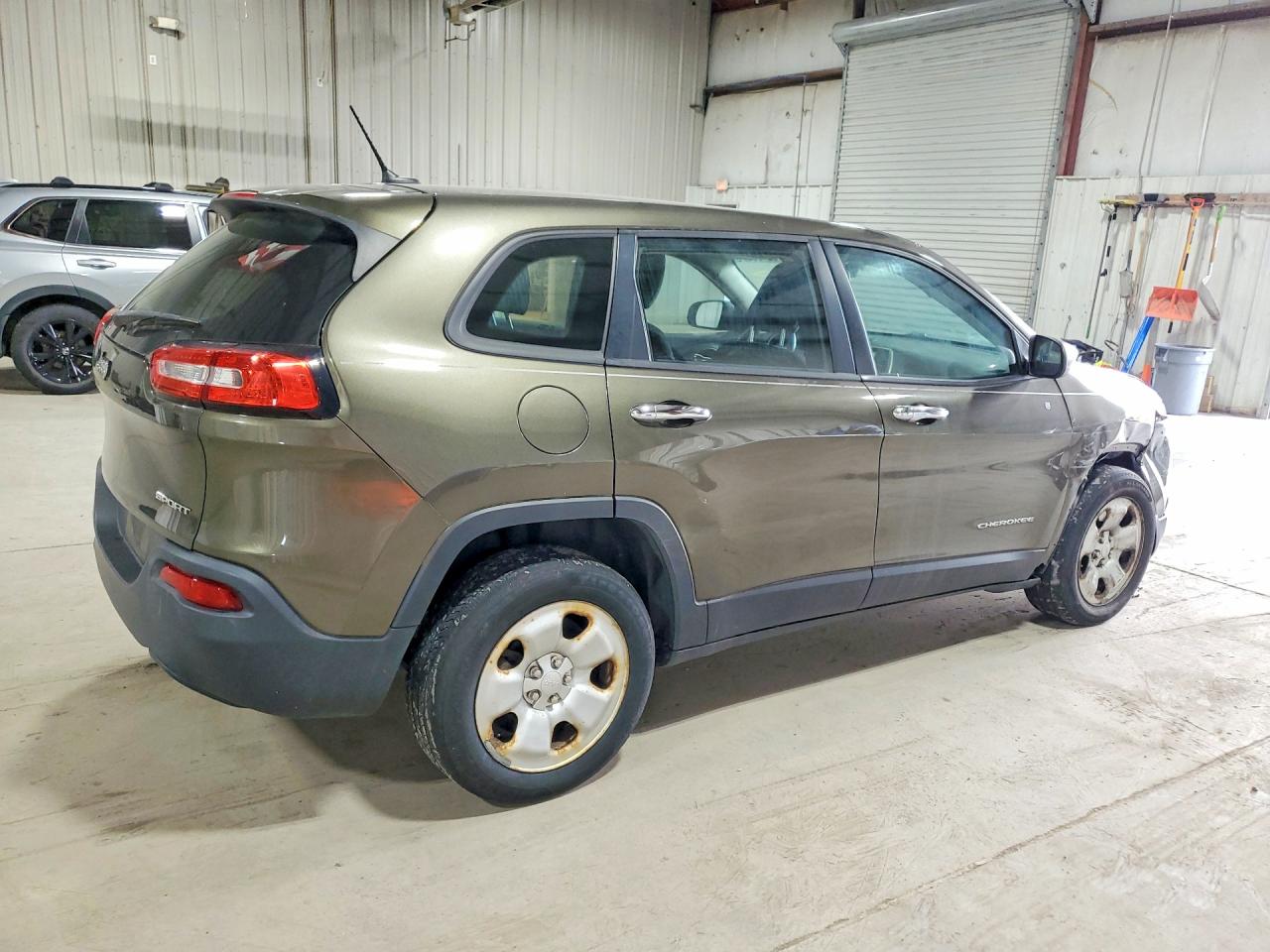 2015 Jeep Cherokee Sport Green vin: 1C4PJLAB3FW637600
