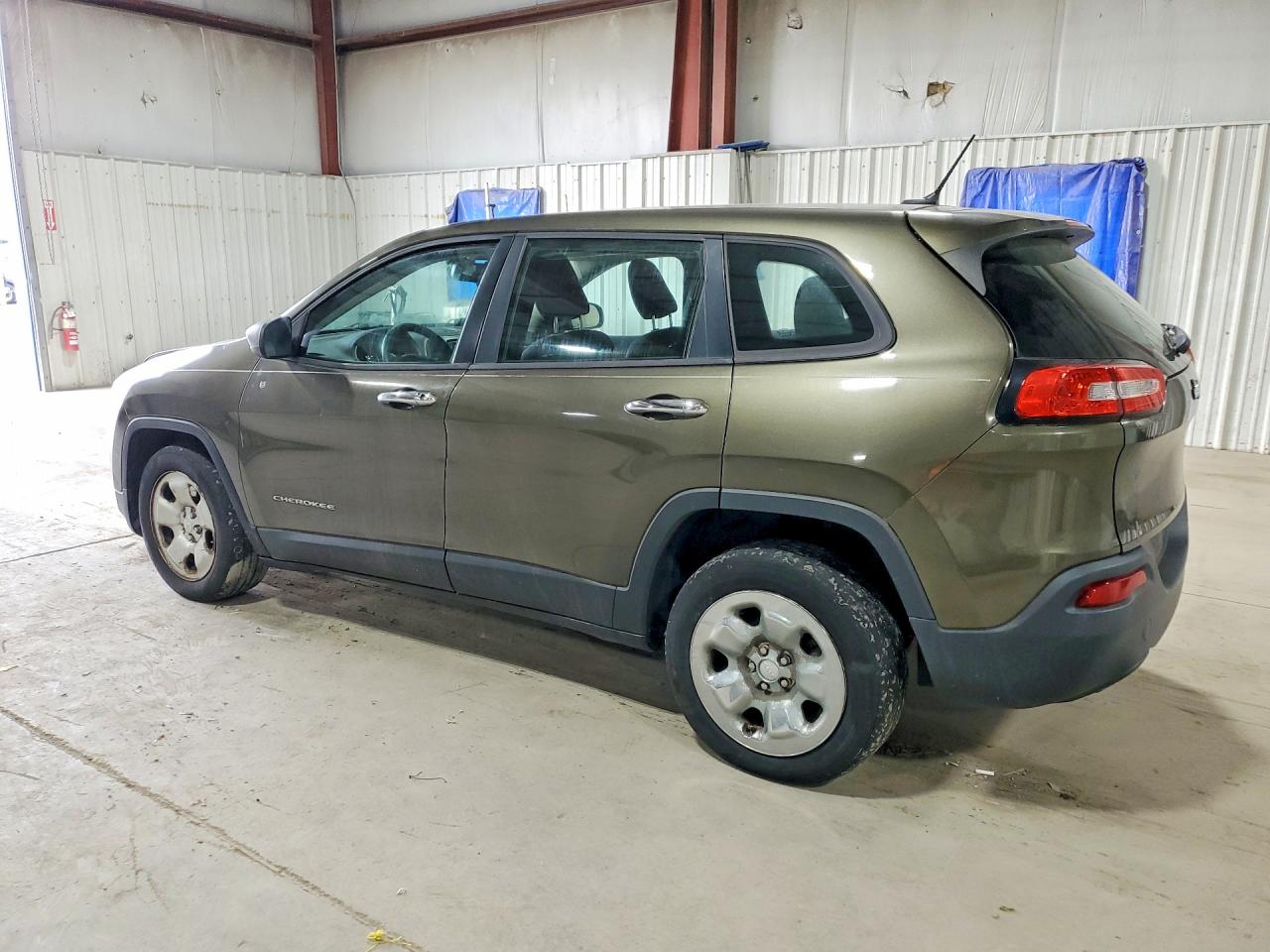 2015 Jeep Cherokee Sport Green vin: 1C4PJLAB3FW637600