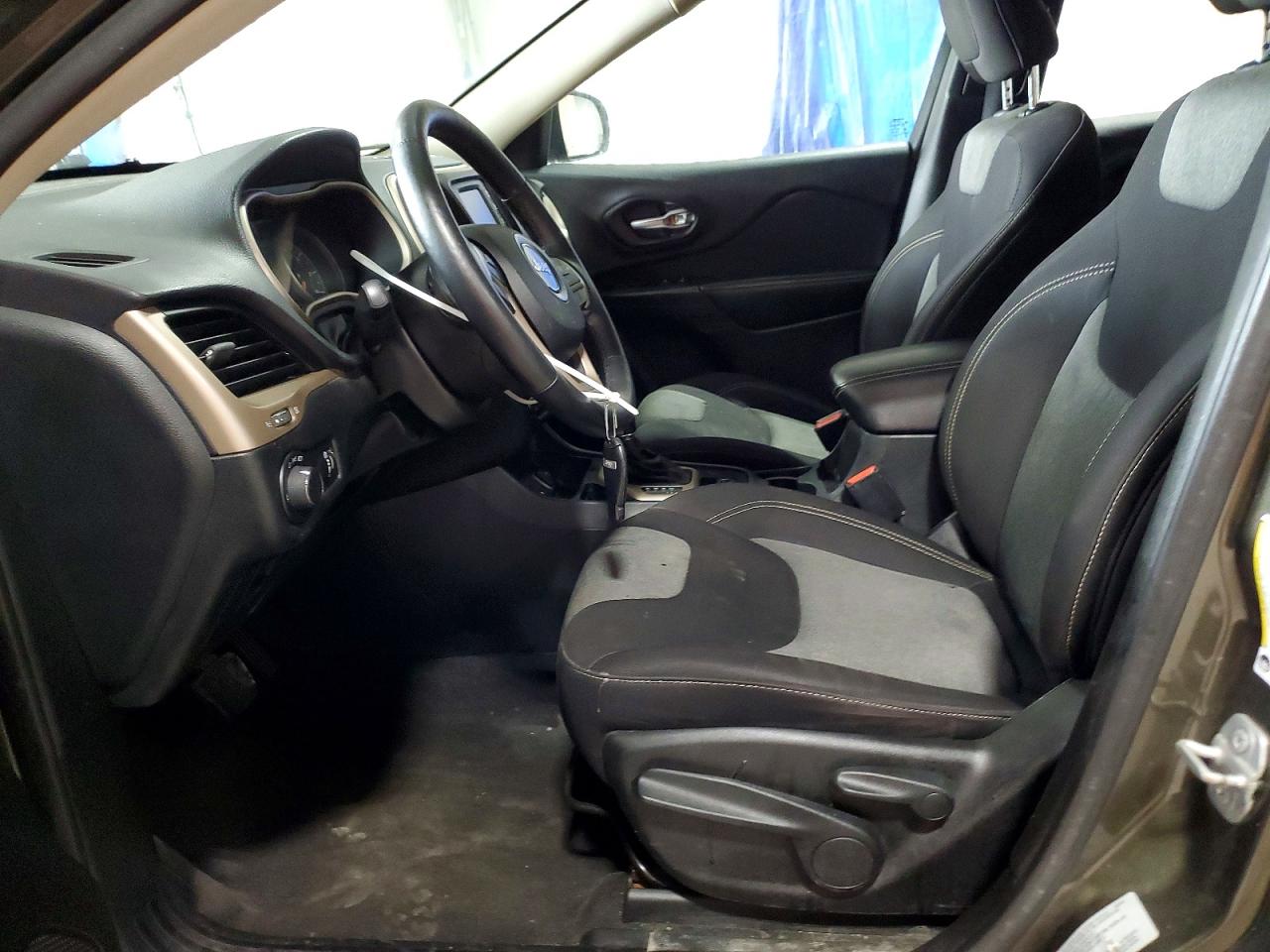 2015 Jeep Cherokee Sport Green vin: 1C4PJLAB3FW637600