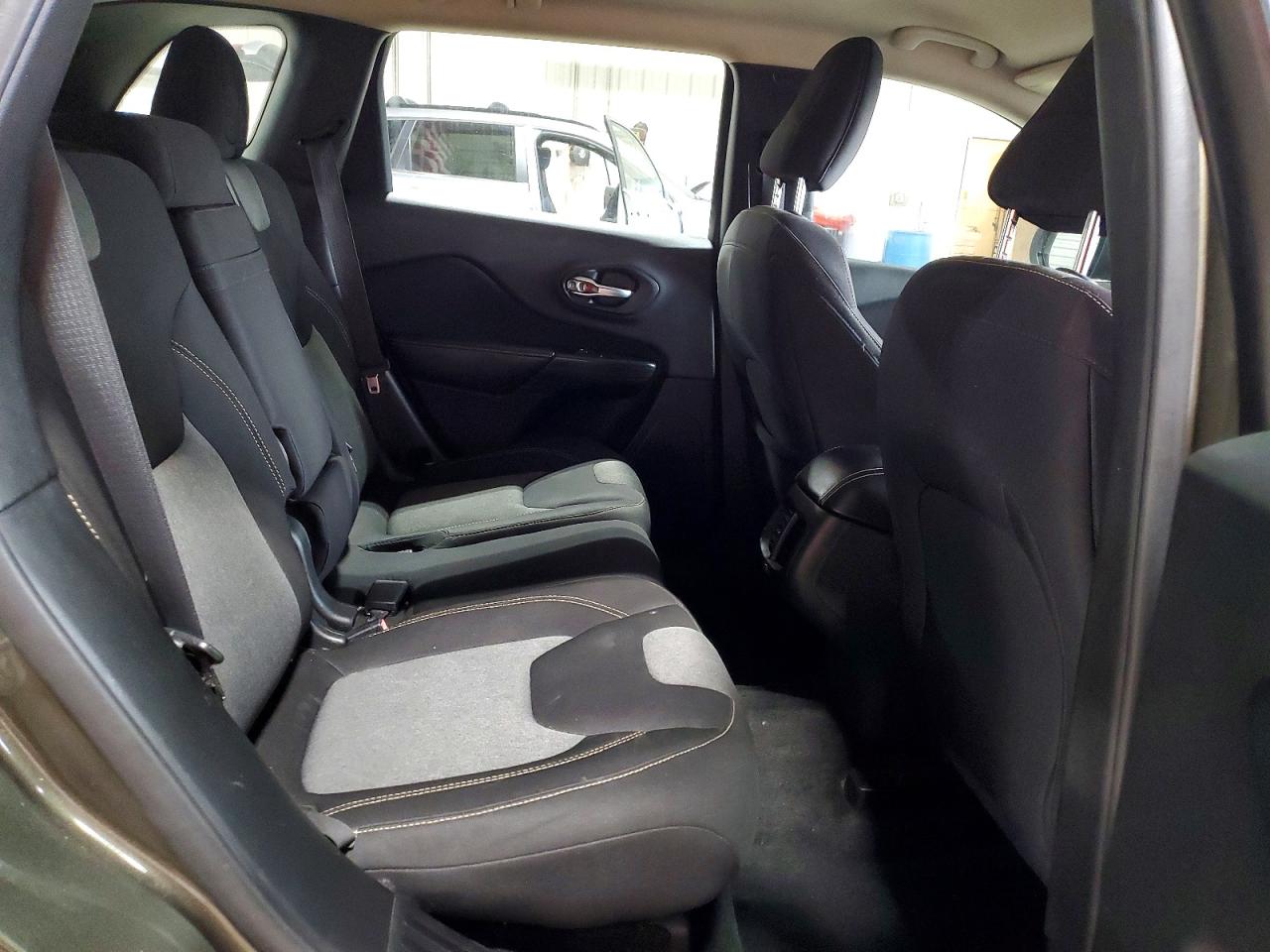2015 Jeep Cherokee Sport Green vin: 1C4PJLAB3FW637600