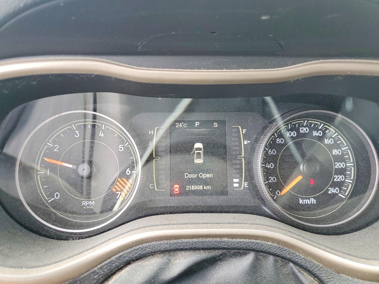 2015 Jeep Cherokee Sport Tan vin: 1C4PJLAB3FW759969