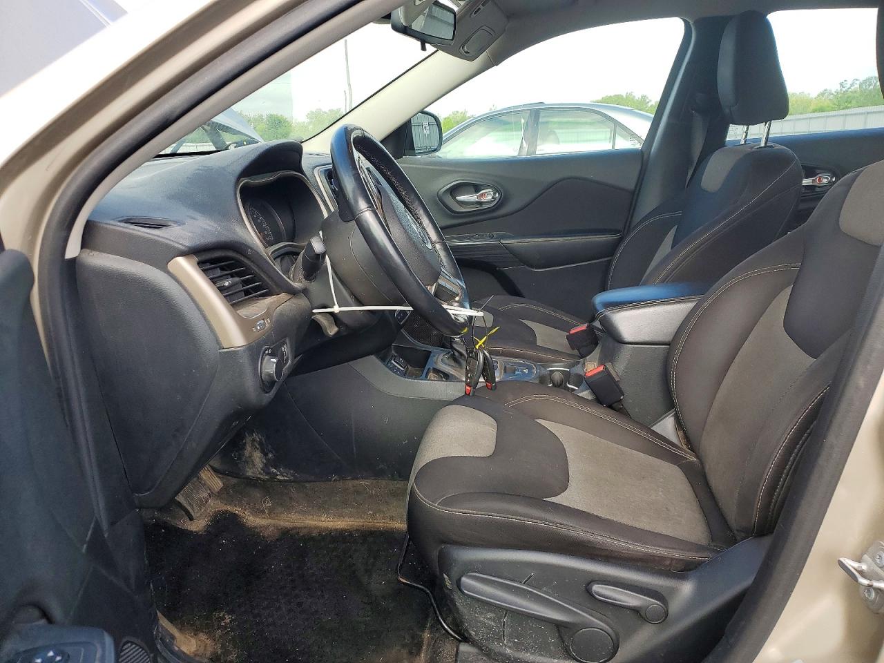 2015 Jeep Cherokee Sport Tan vin: 1C4PJLAB3FW759969