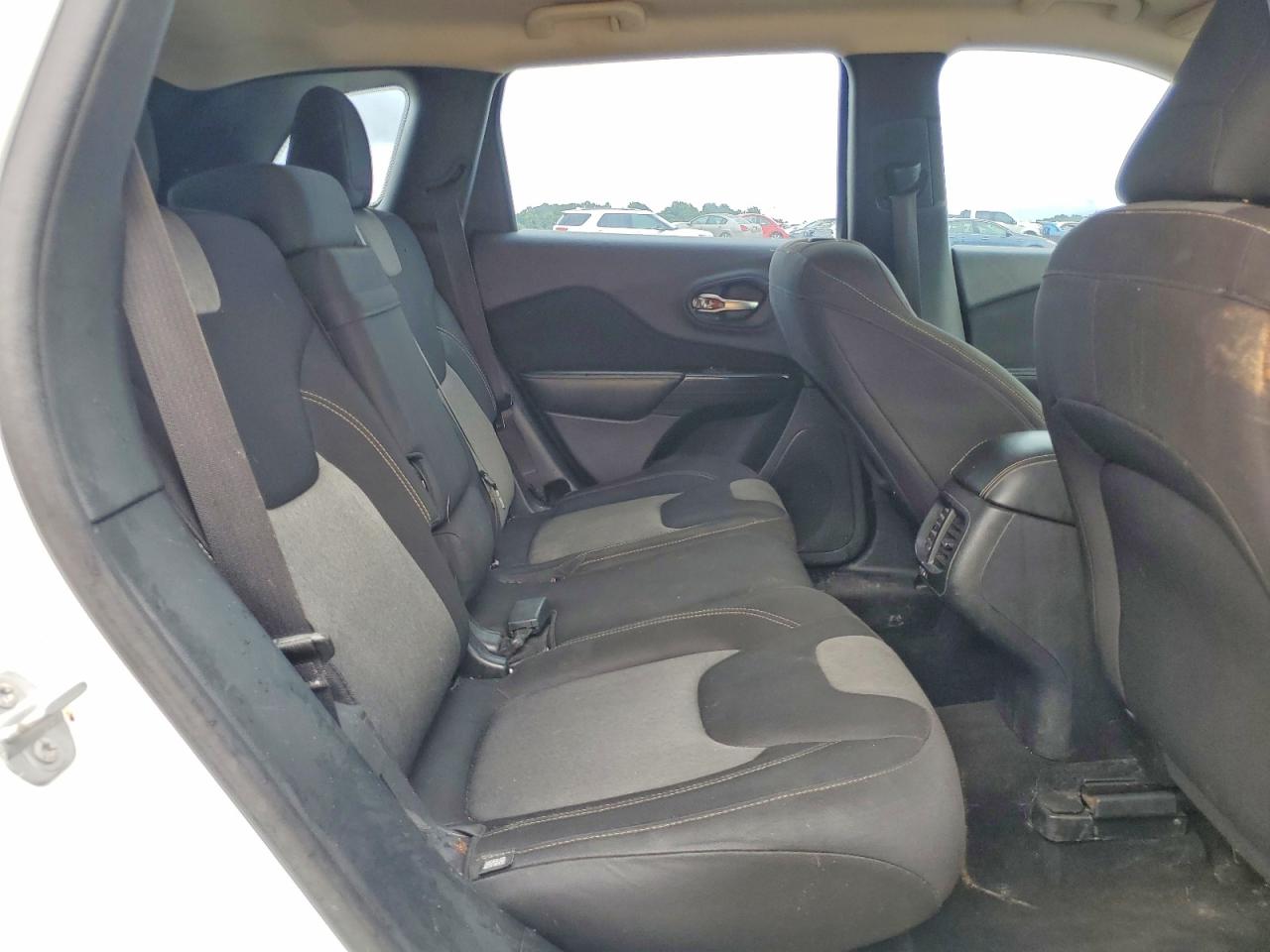 2014 Jeep Cherokee Sport White vin: 1C4PJLAB5EW232109
