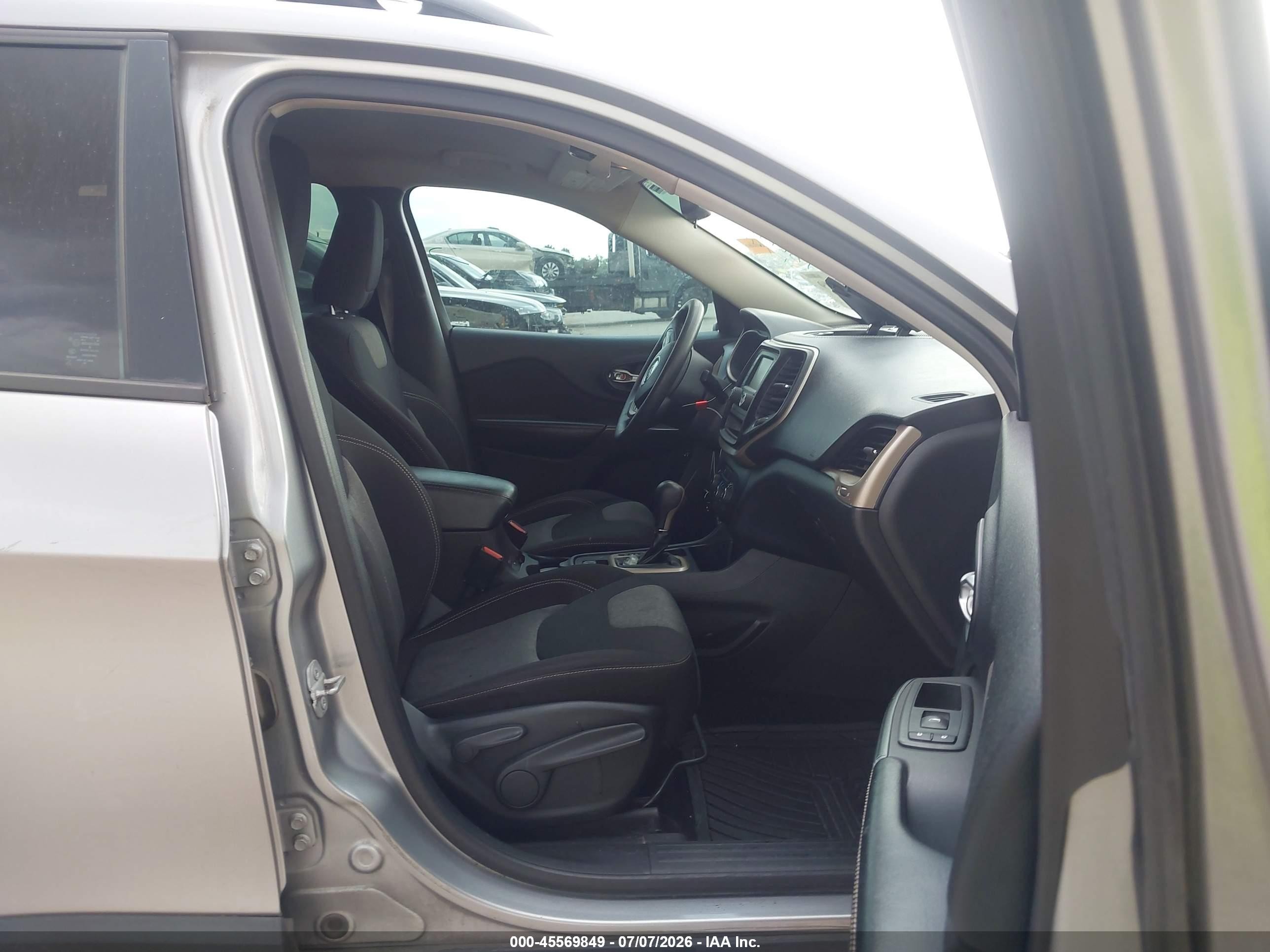 2015 Jeep Cherokee Sport Gray vin: 1C4PJLAB5FW684000