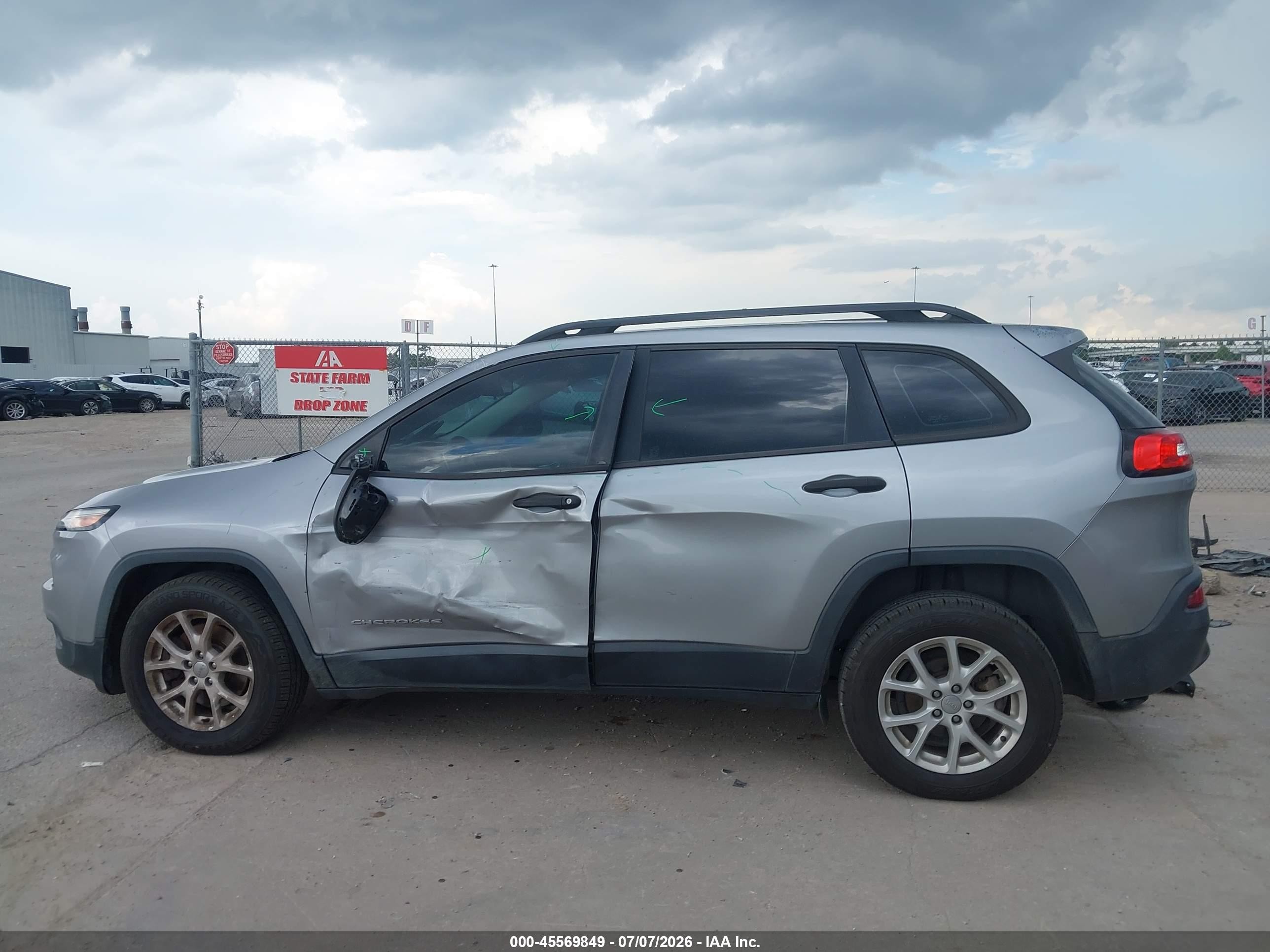 2015 Jeep Cherokee Sport Gray vin: 1C4PJLAB5FW684000