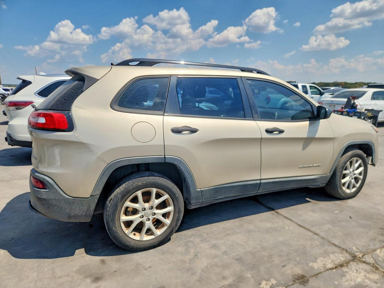2015 Jeep Cherokee Sport Beige vin: 1C4PJLAB5FW760654
