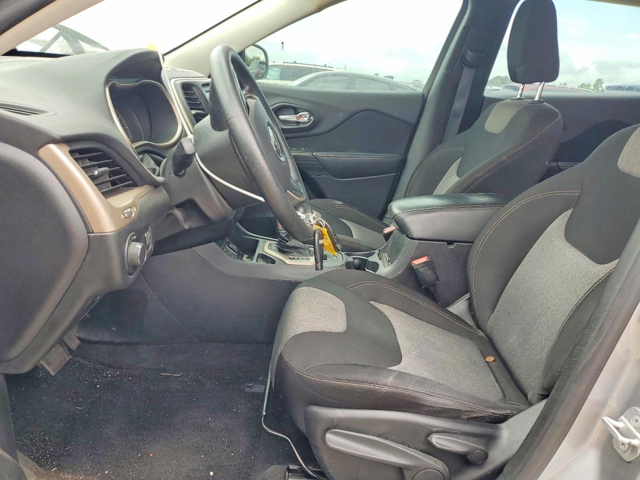 2014 Jeep Cherokee Sport Silver vin: 1C4PJLAB6EW104395
