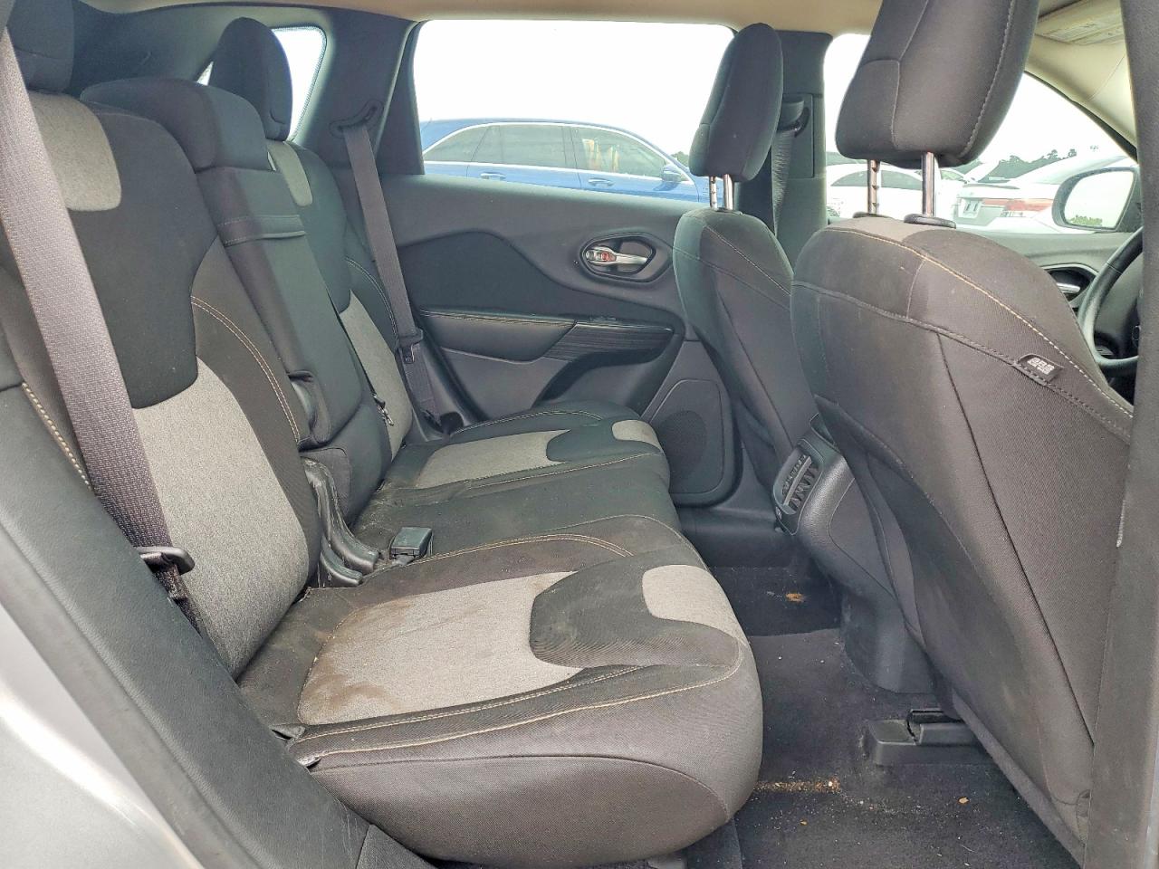 2014 Jeep Cherokee Sport Silver vin: 1C4PJLAB6EW104395