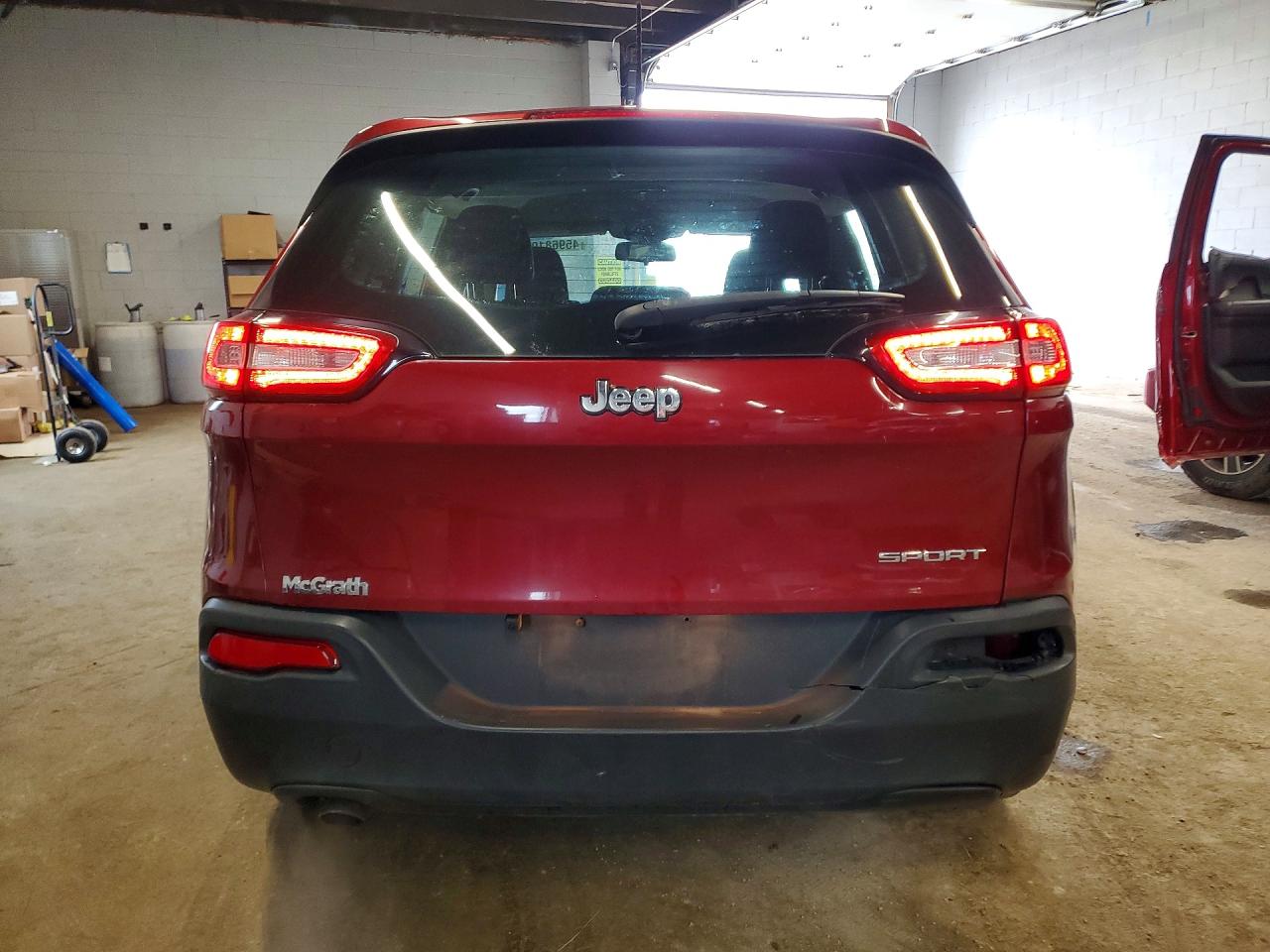 2015 Jeep Cherokee Sport Red vin: 1C4PJLAB6FW596749