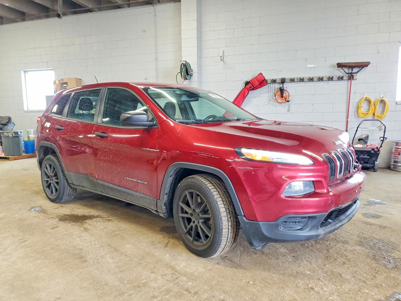 2015 Jeep Cherokee Sport Red vin: 1C4PJLAB6FW596749