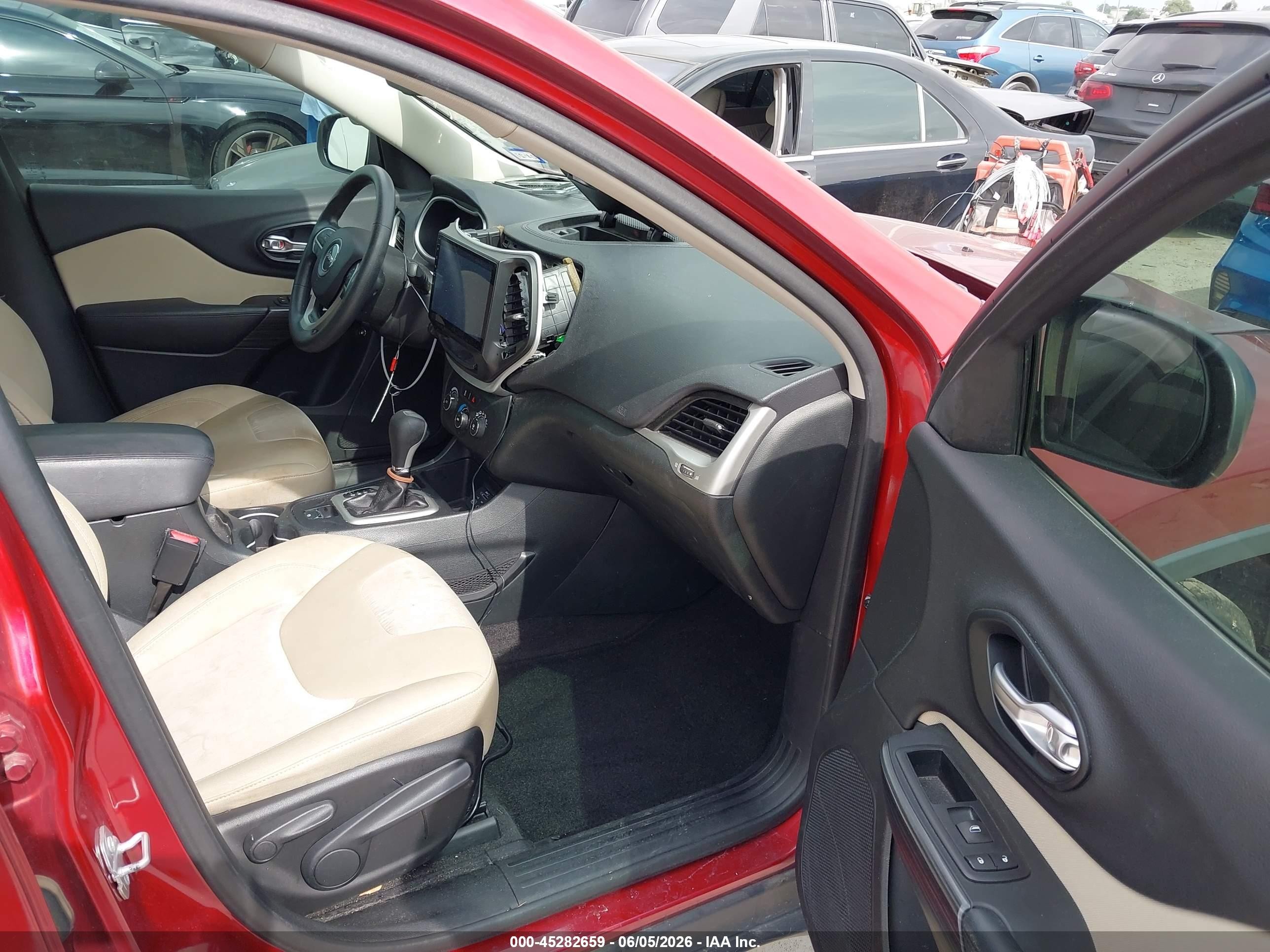 2015 Jeep Cherokee Sport Red vin: 1C4PJLAB6FW689609