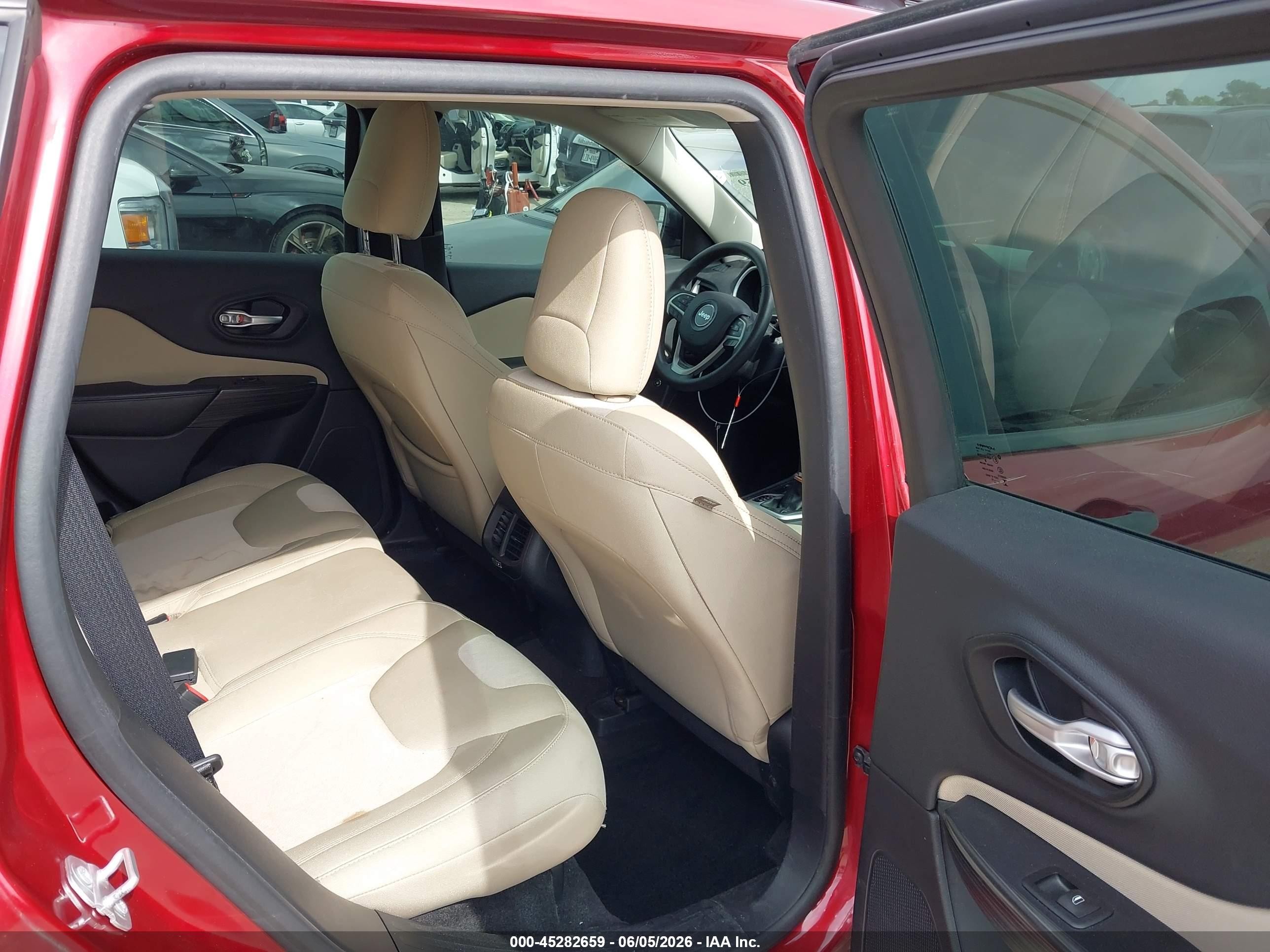 2015 Jeep Cherokee Sport Red vin: 1C4PJLAB6FW689609